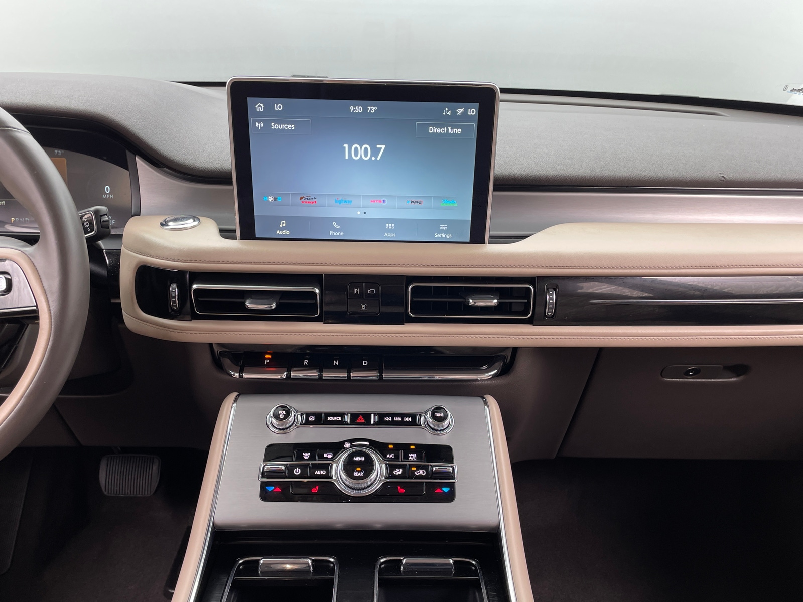 Thumbnail: 2022 Lincoln Aviator - 3