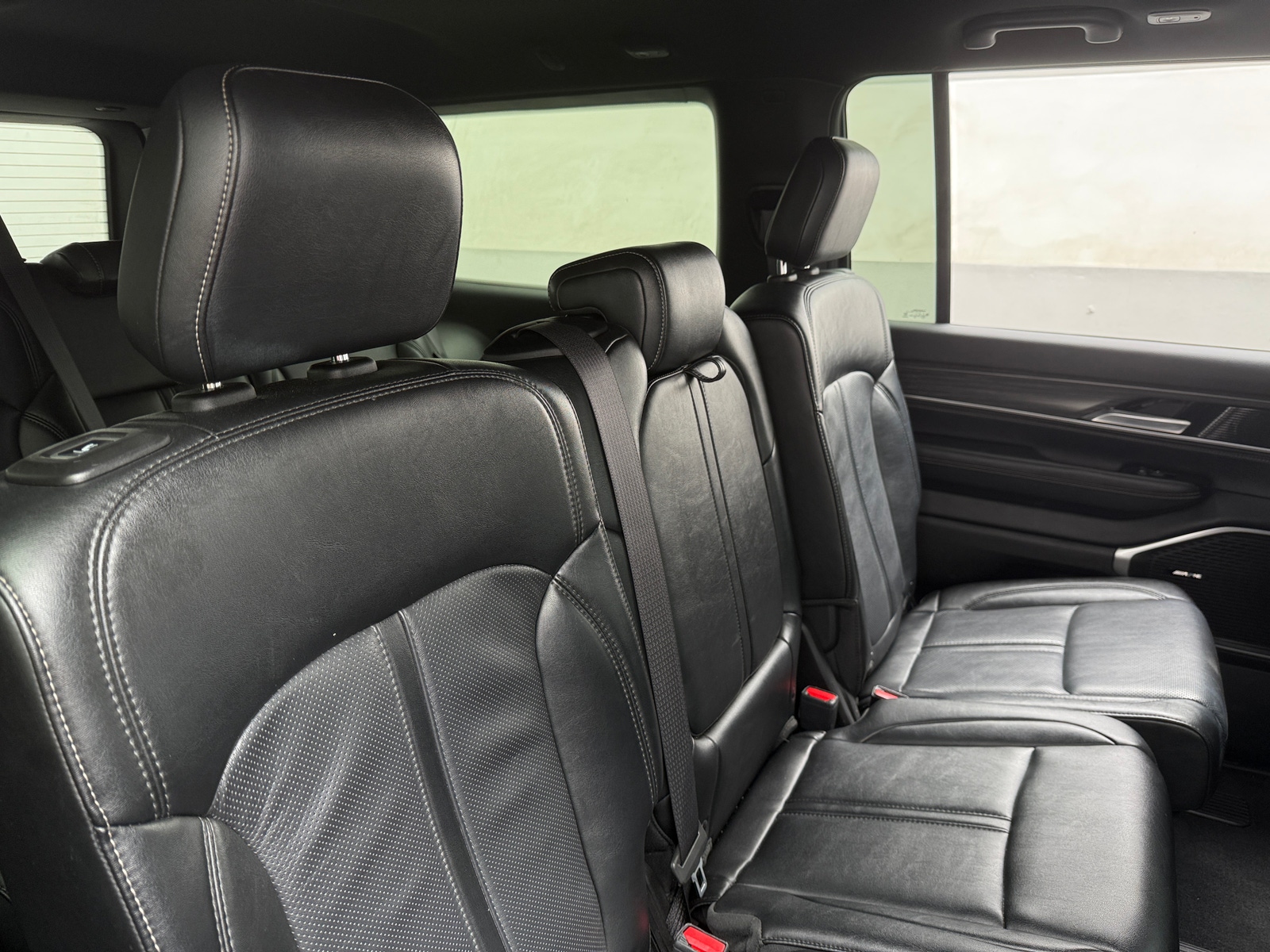 Thumbnail: 2024 Jeep Wagoneer - 5