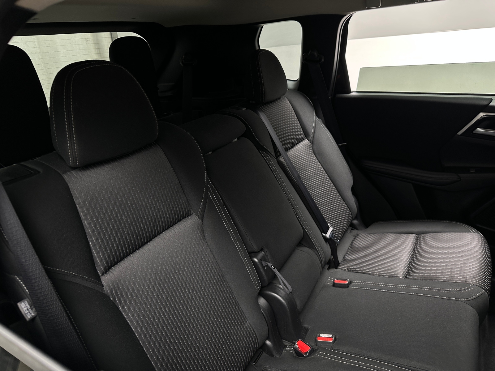 Thumbnail: 2025 Mitsubishi Outlander - 6