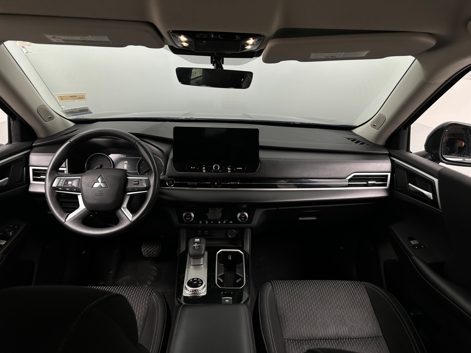 Thumbnail: 2025 Mitsubishi Outlander - 3