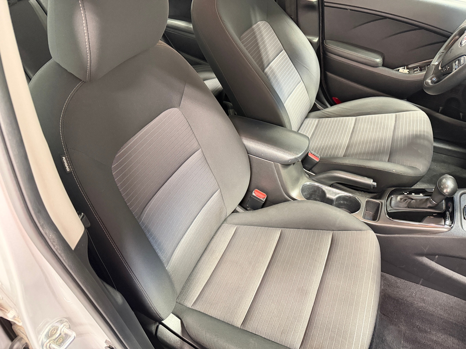 Thumbnail: 2017 Kia Forte - 2