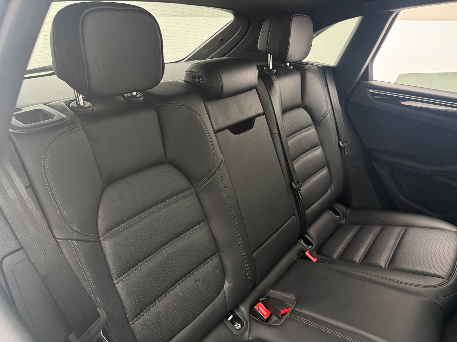 Thumbnail: 2023 Porsche Macan - 5