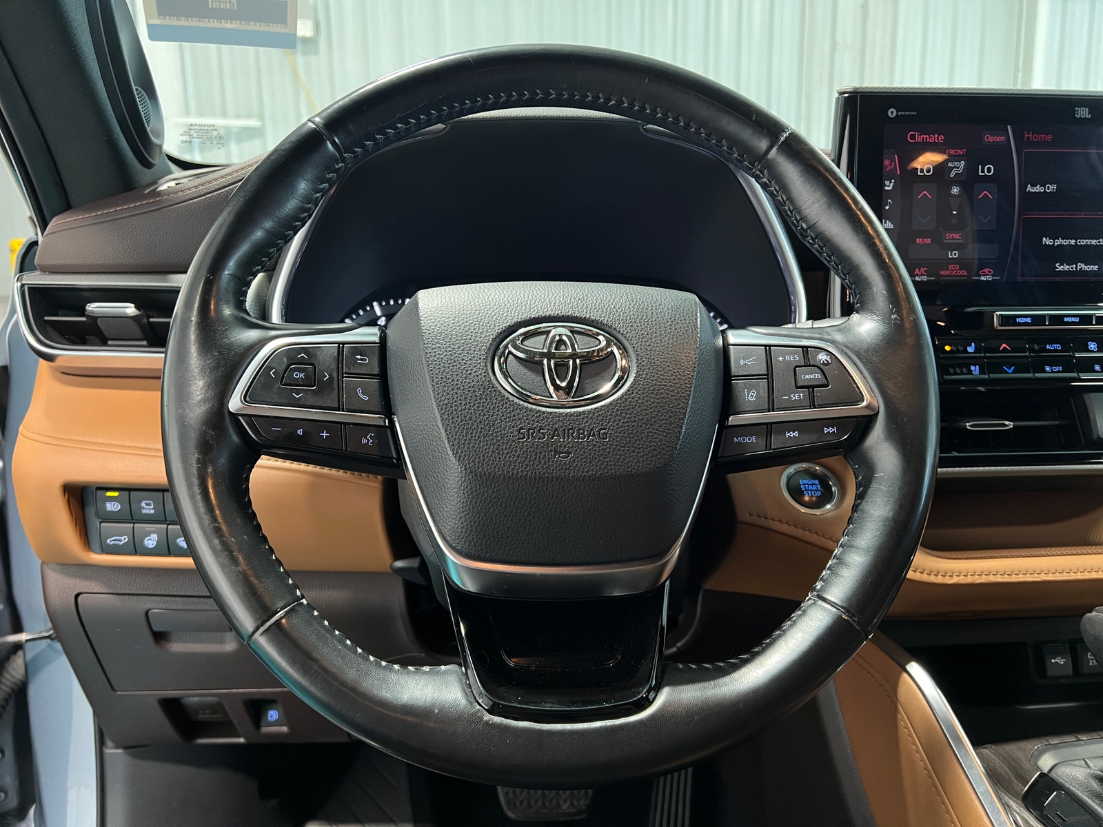 Thumbnail: 2021 Toyota Highlander - 4