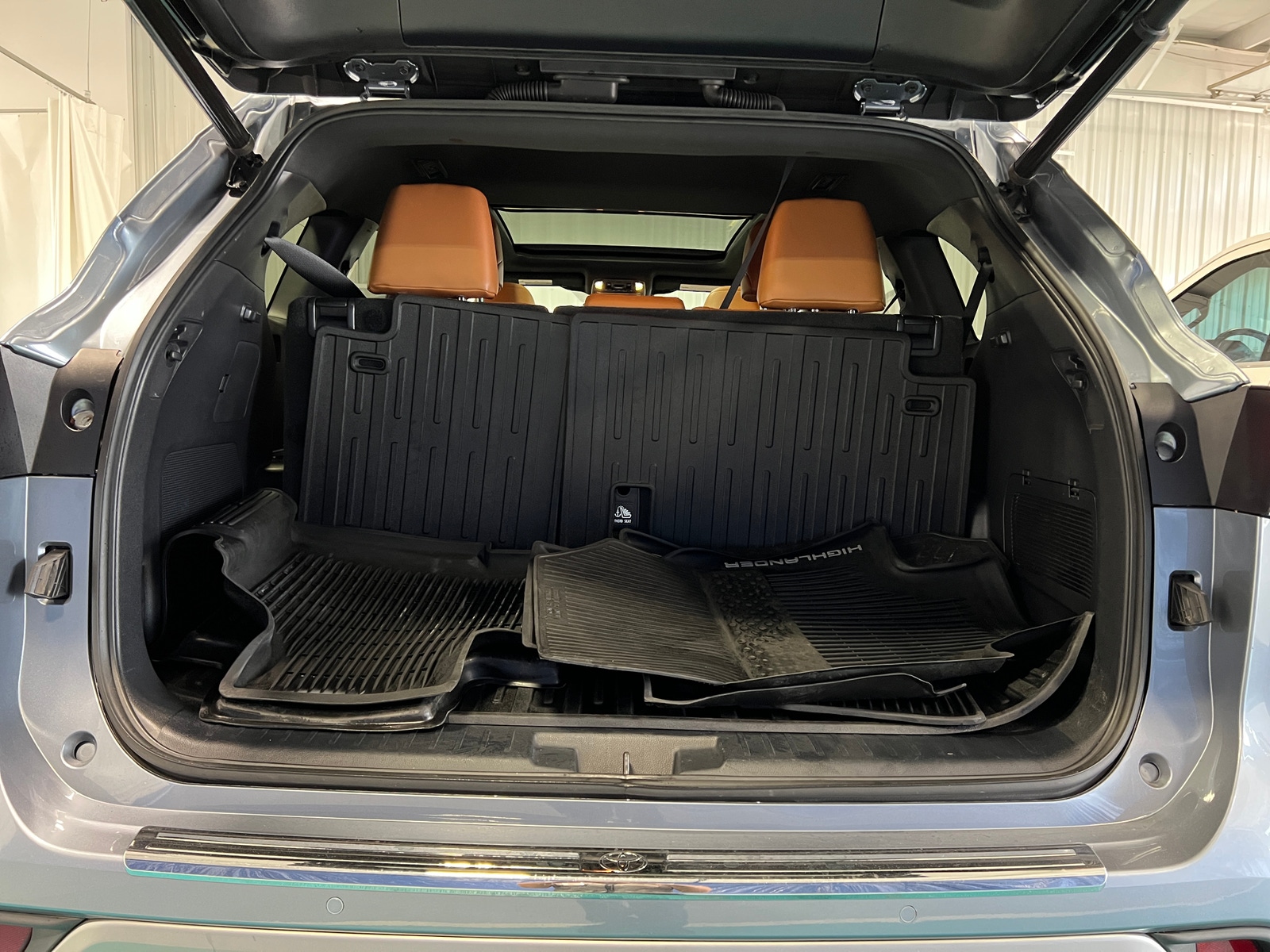 Thumbnail: 2021 Toyota Highlander - 6