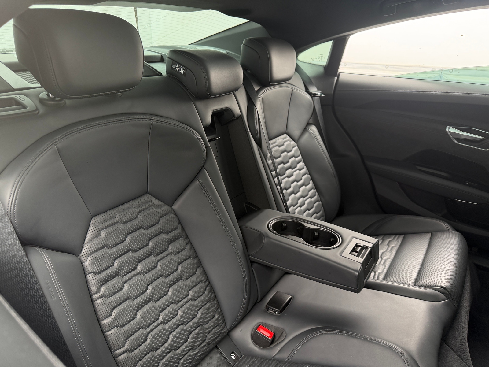 Thumbnail: 2023 Audi e-tron GT - 5
