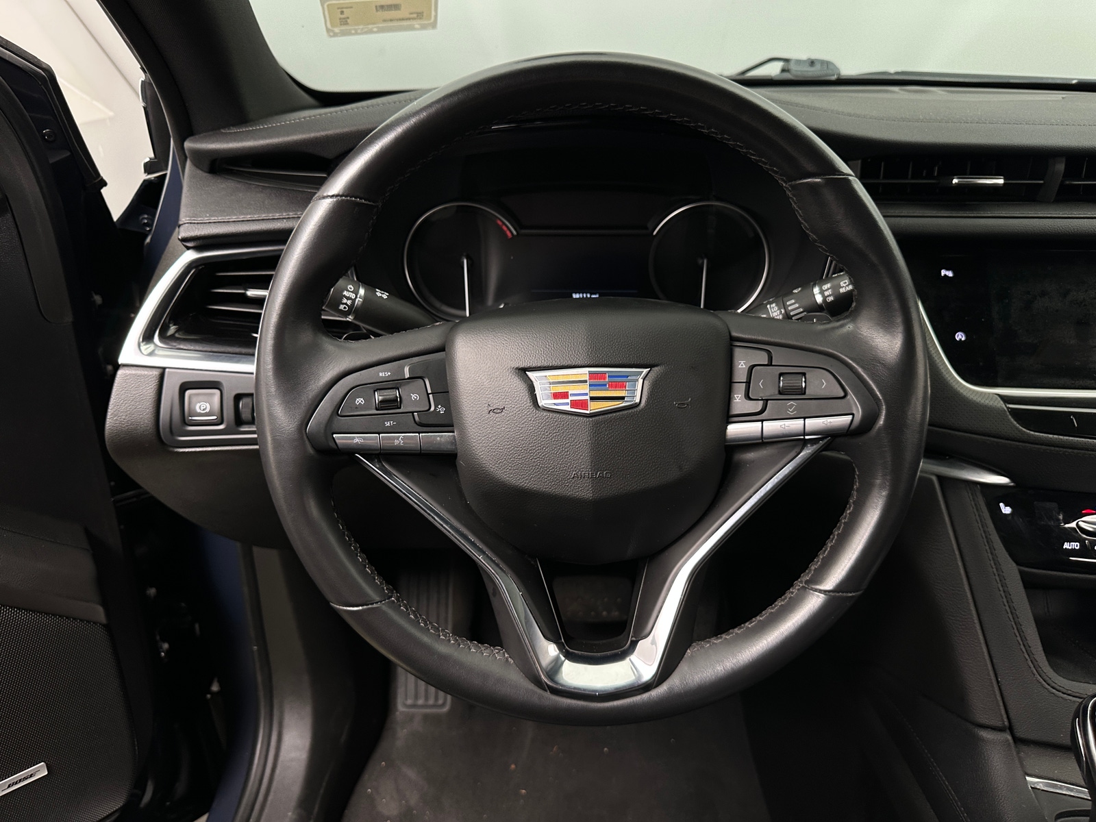 Thumbnail: 2024 Cadillac XT6 - 4