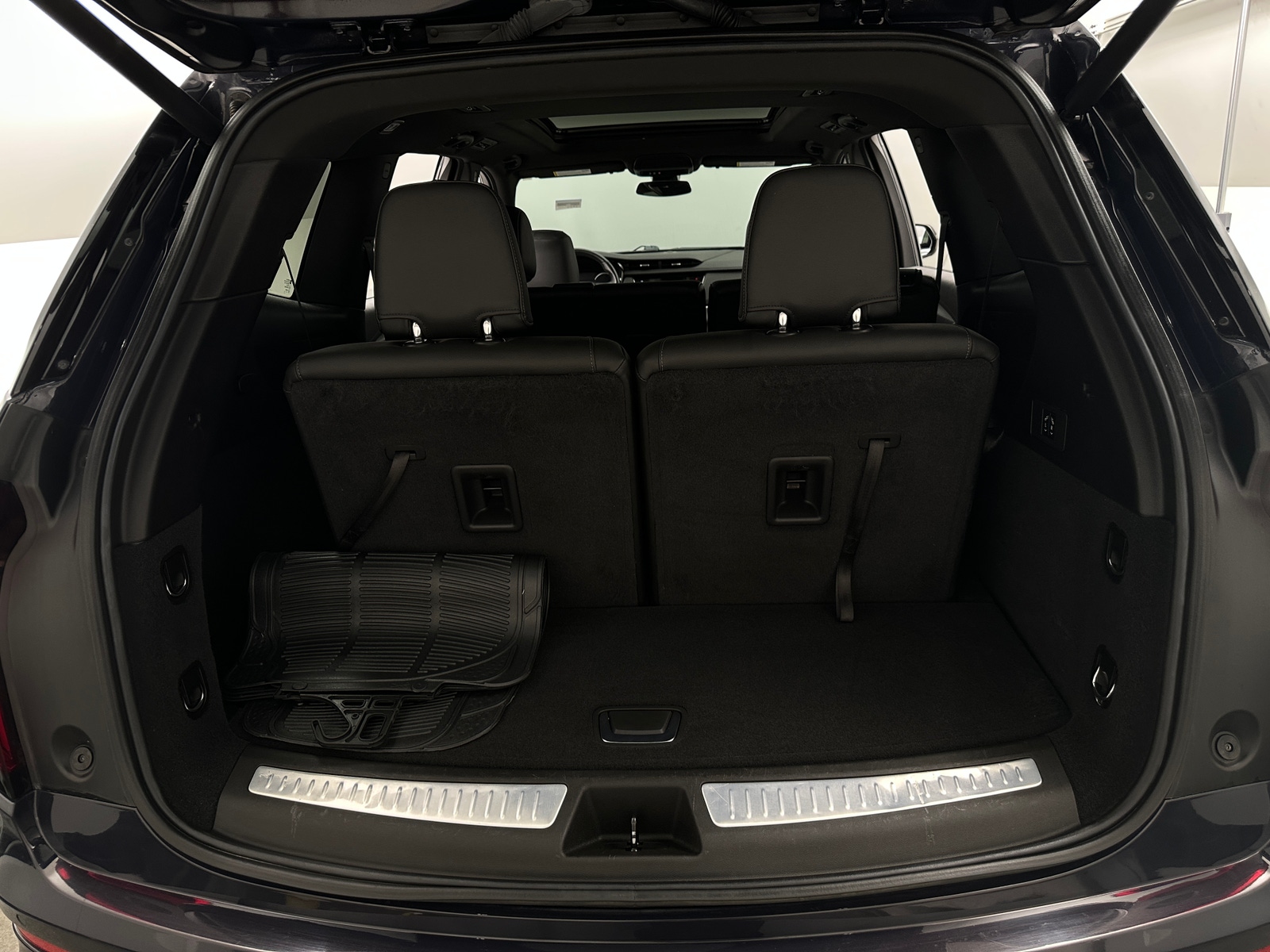 Thumbnail: 2024 Cadillac XT6 - 6