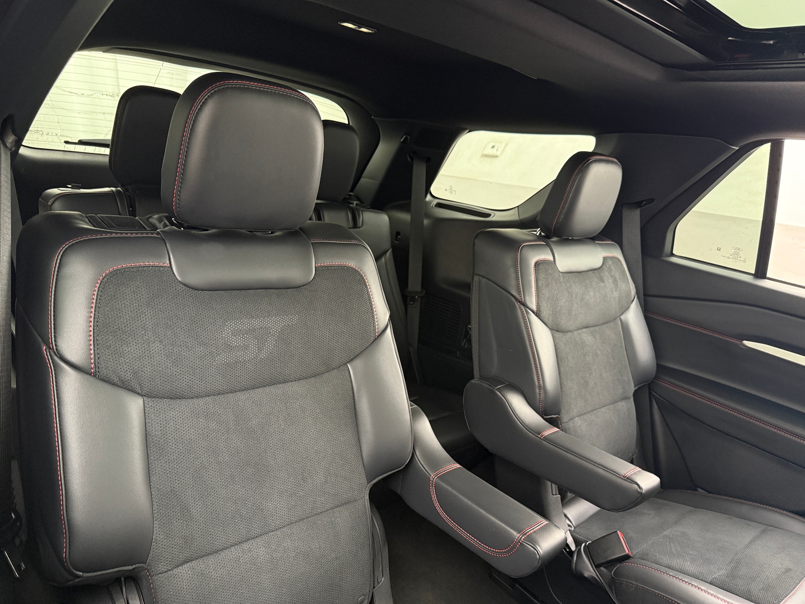 Thumbnail: 2025 Ford Explorer - 5