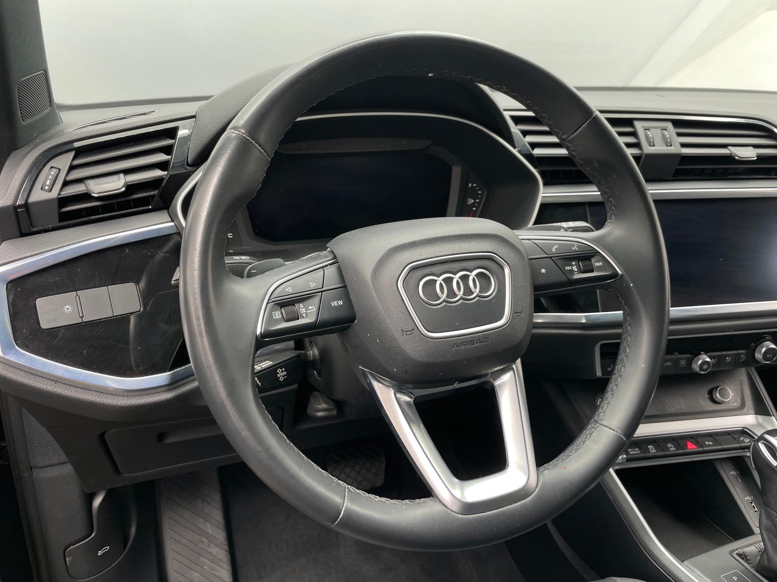 Thumbnail: 2021 Audi Q3 - 4