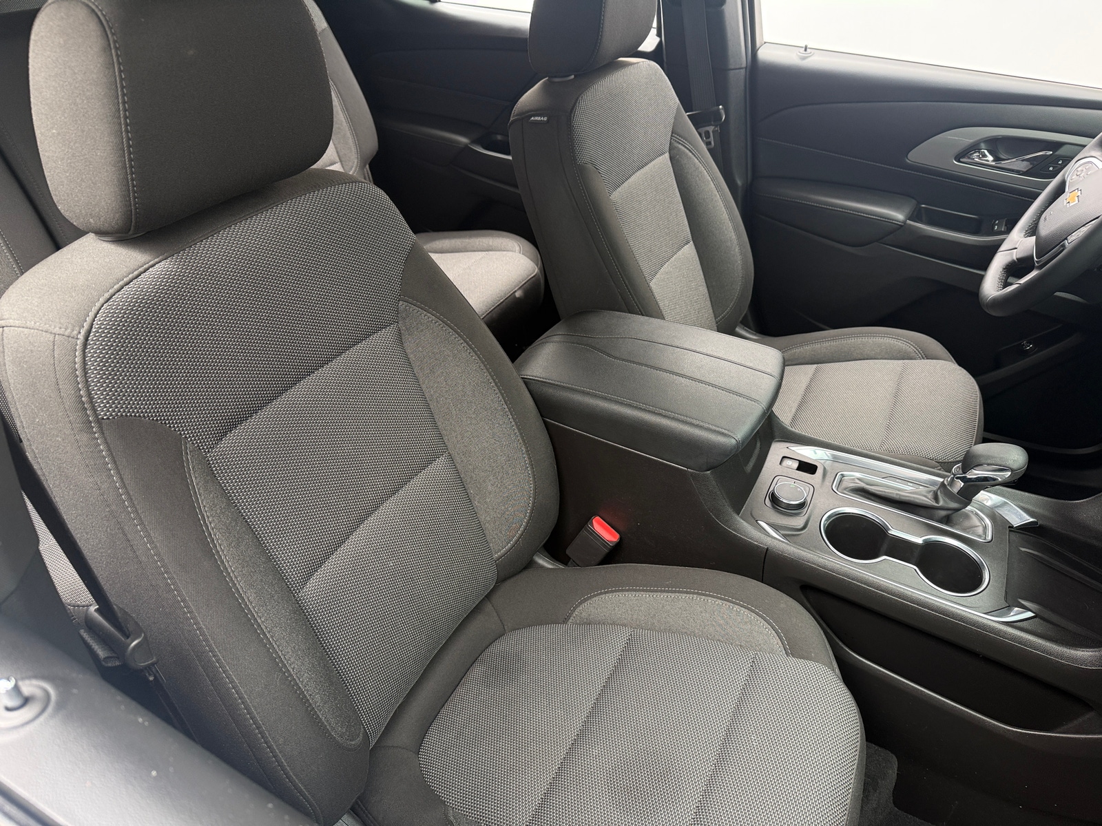 Thumbnail: 2023 Chevrolet Traverse - 2