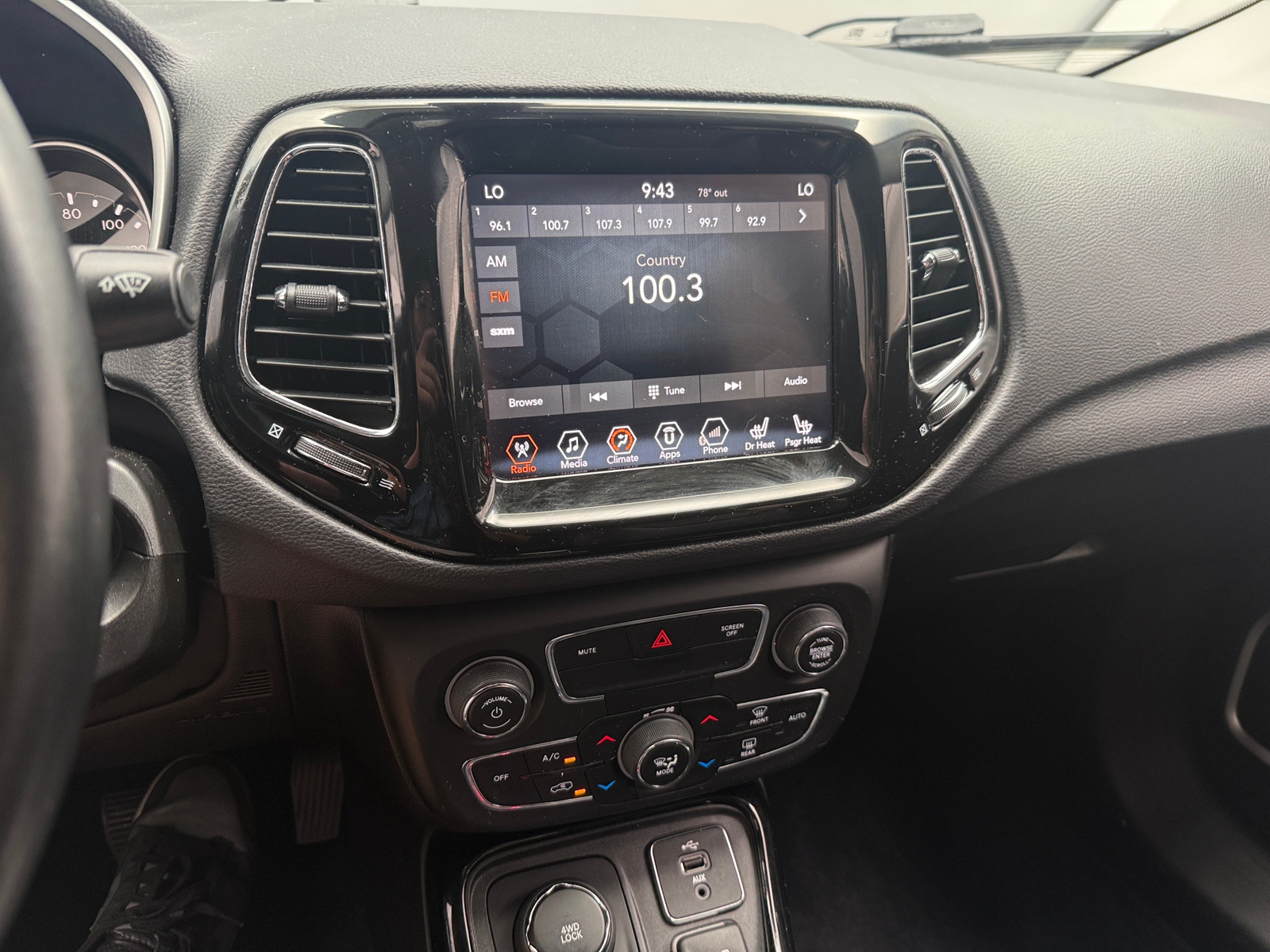 Thumbnail: 2018 Jeep Compass - 3