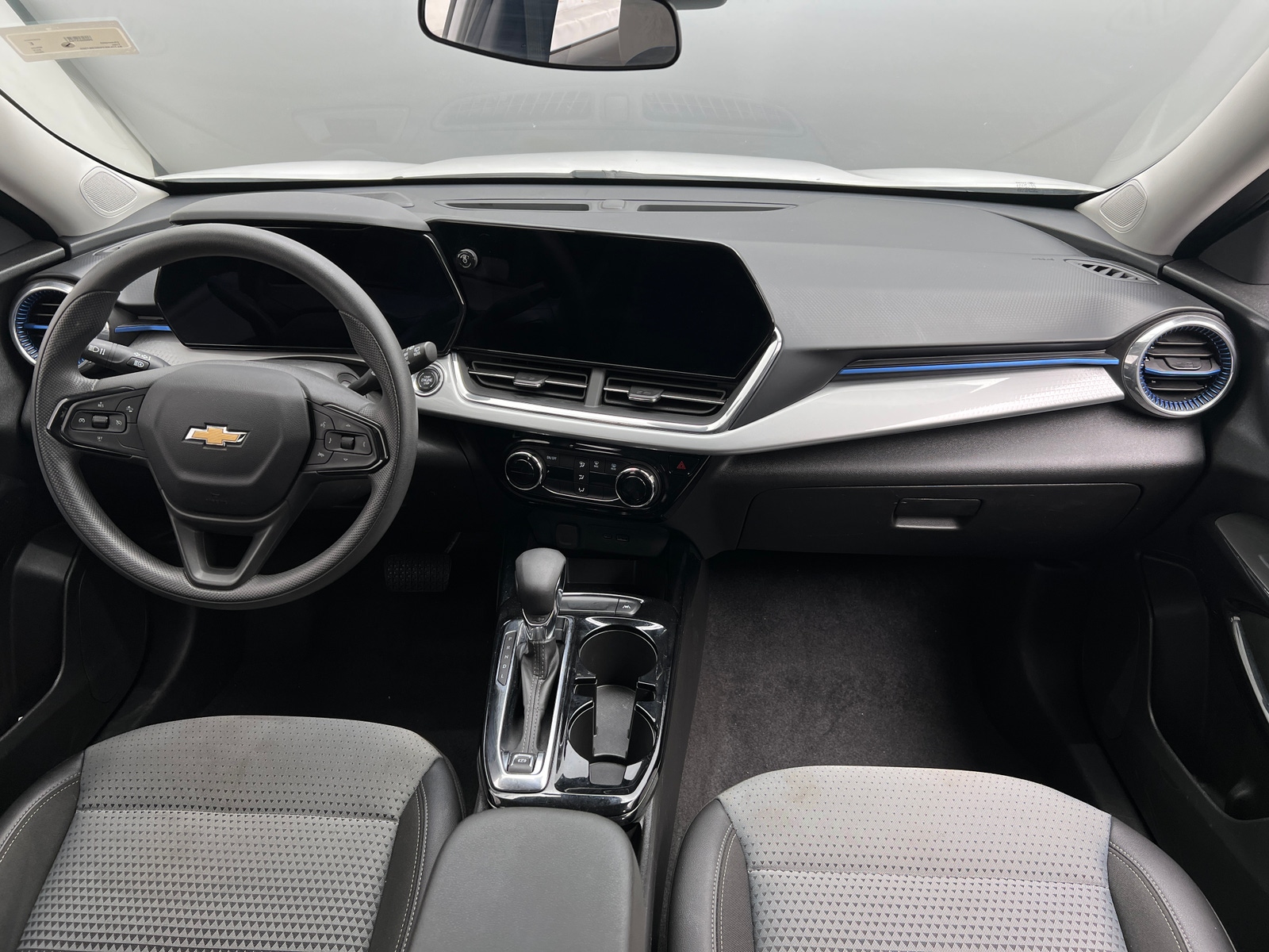 Thumbnail: 2025 Chevrolet Trax - 3