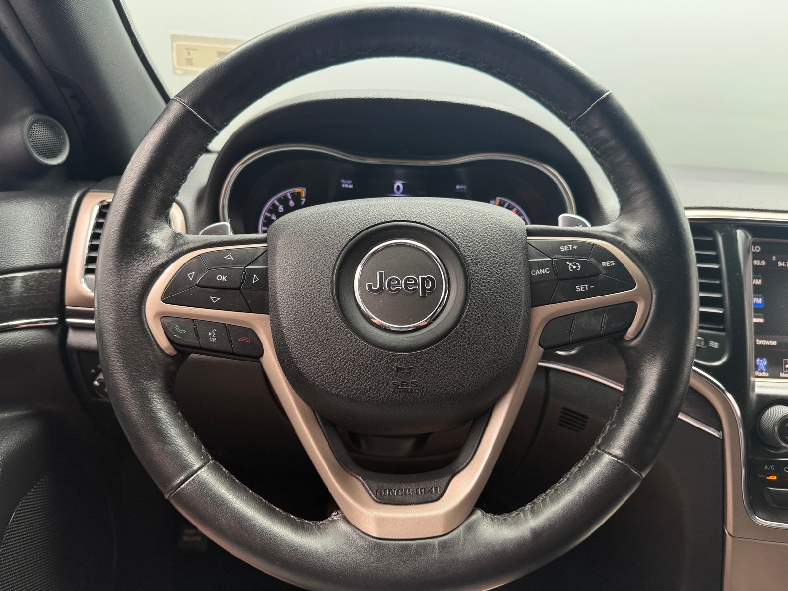 Thumbnail: 2015 Jeep Grand Cherokee - 4