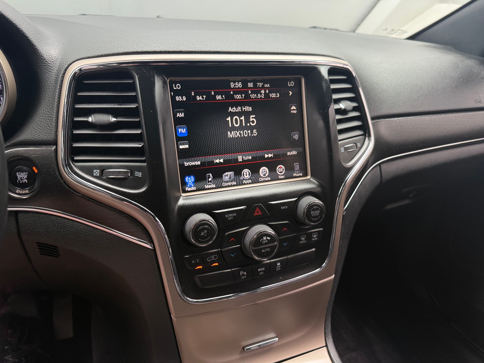 Thumbnail: 2015 Jeep Grand Cherokee - 3
