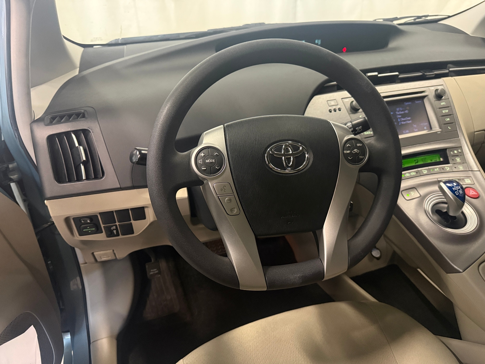 Thumbnail: 2015 Toyota Prius - 5