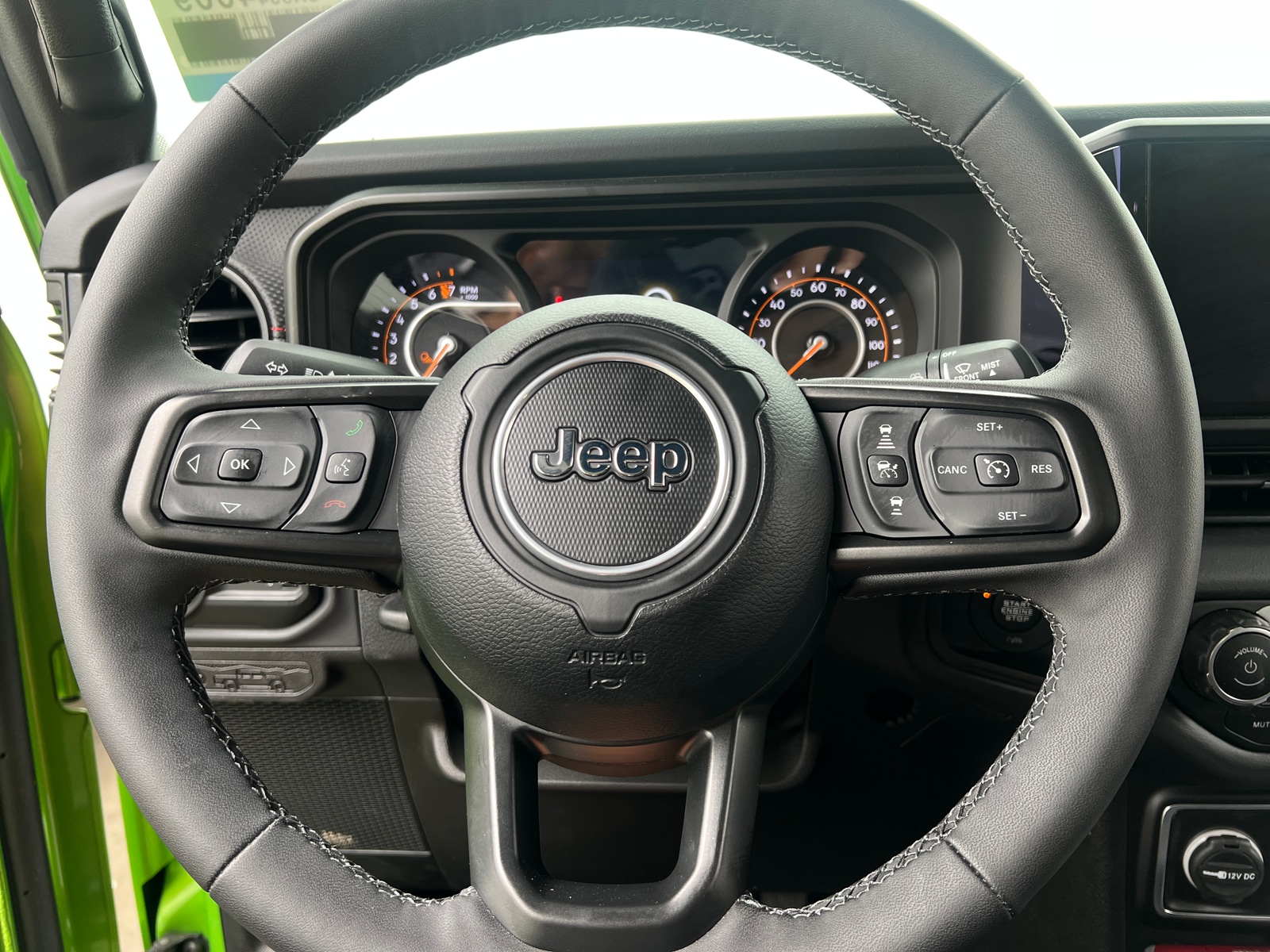 Thumbnail: 2025 Jeep Gladiator - 4