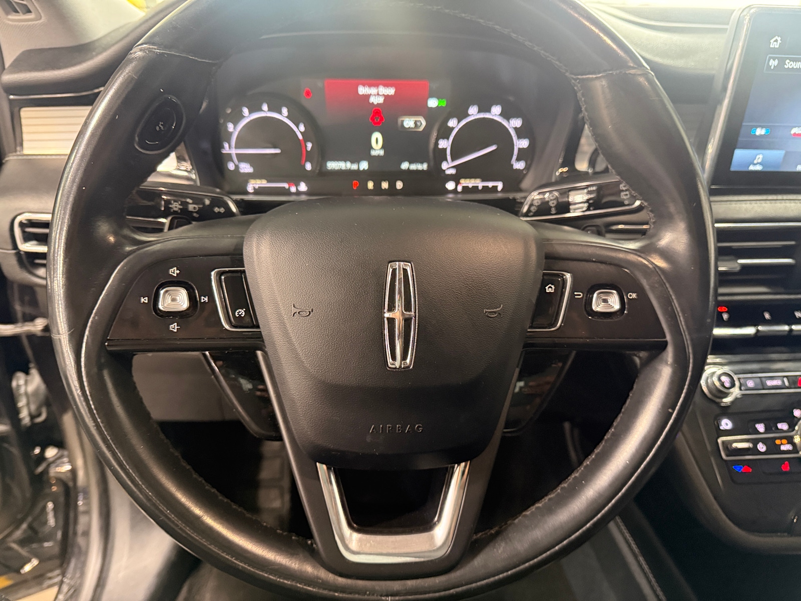 Thumbnail: 2020 Lincoln Corsair - 4