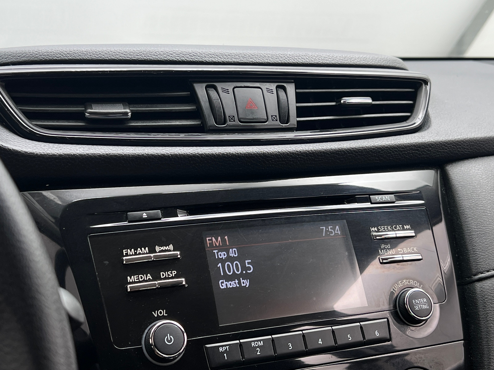 Thumbnail: 2017 Nissan Rogue - 4
