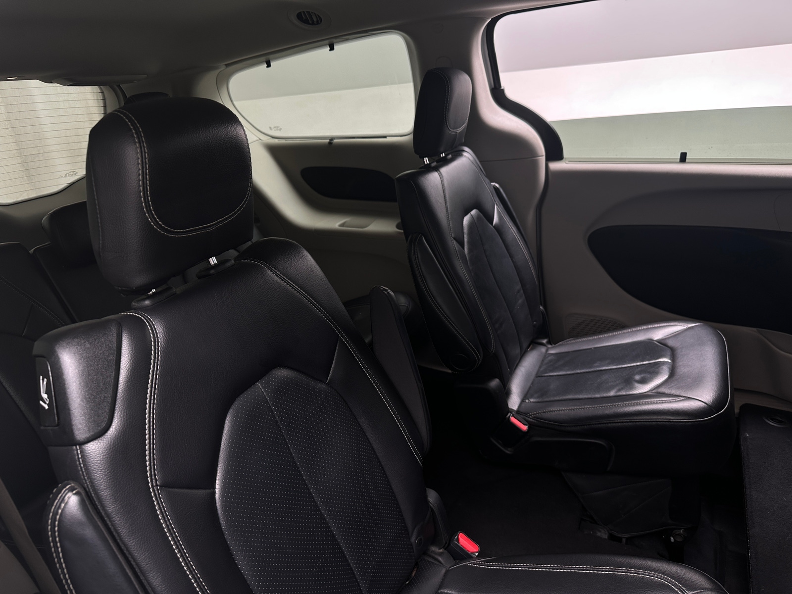 Thumbnail: 2022 Chrysler Pacifica - 5