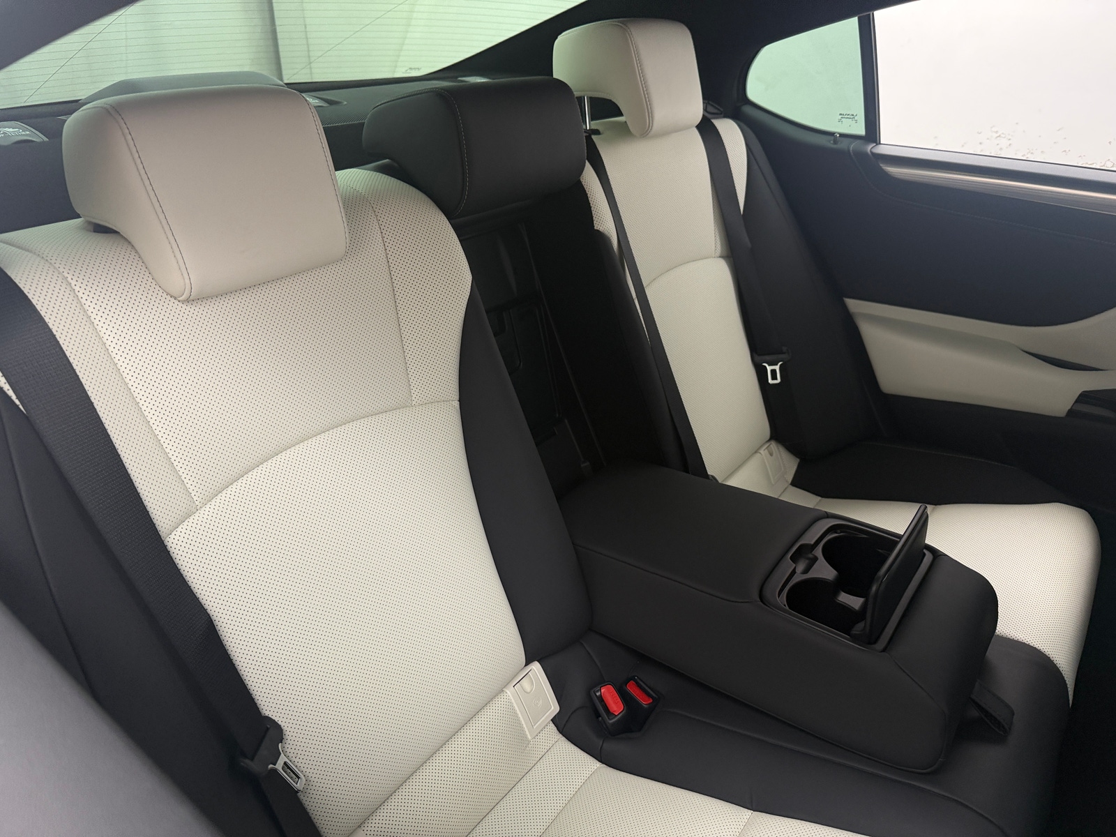 Thumbnail: 2024 Lexus ES - 5