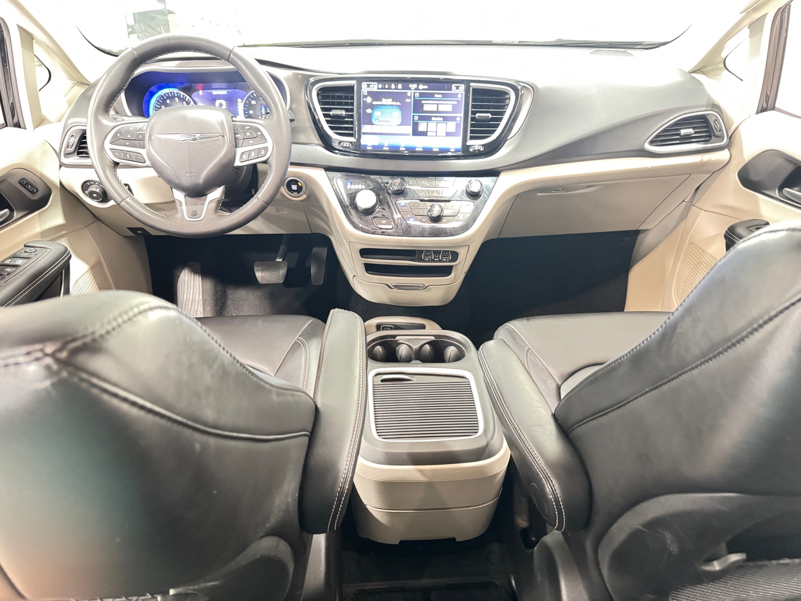 Thumbnail: 2024 Chrysler Pacifica - 2