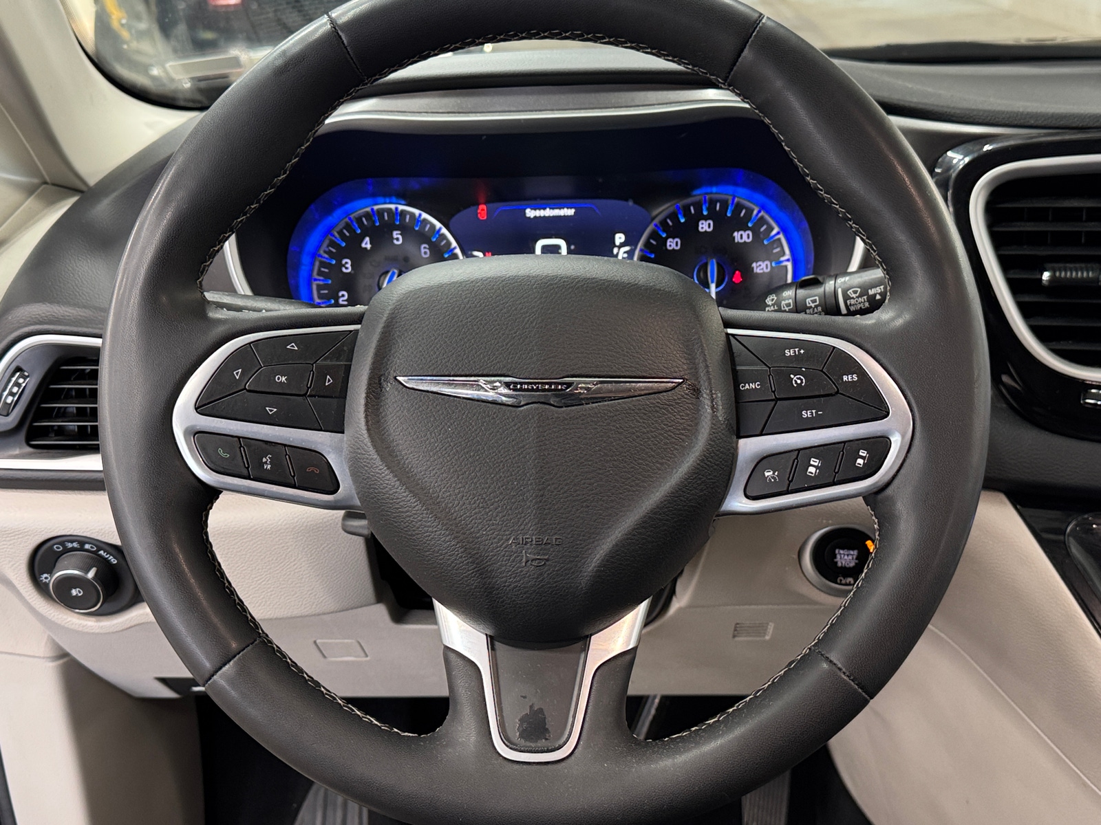 Thumbnail: 2024 Chrysler Pacifica - 4