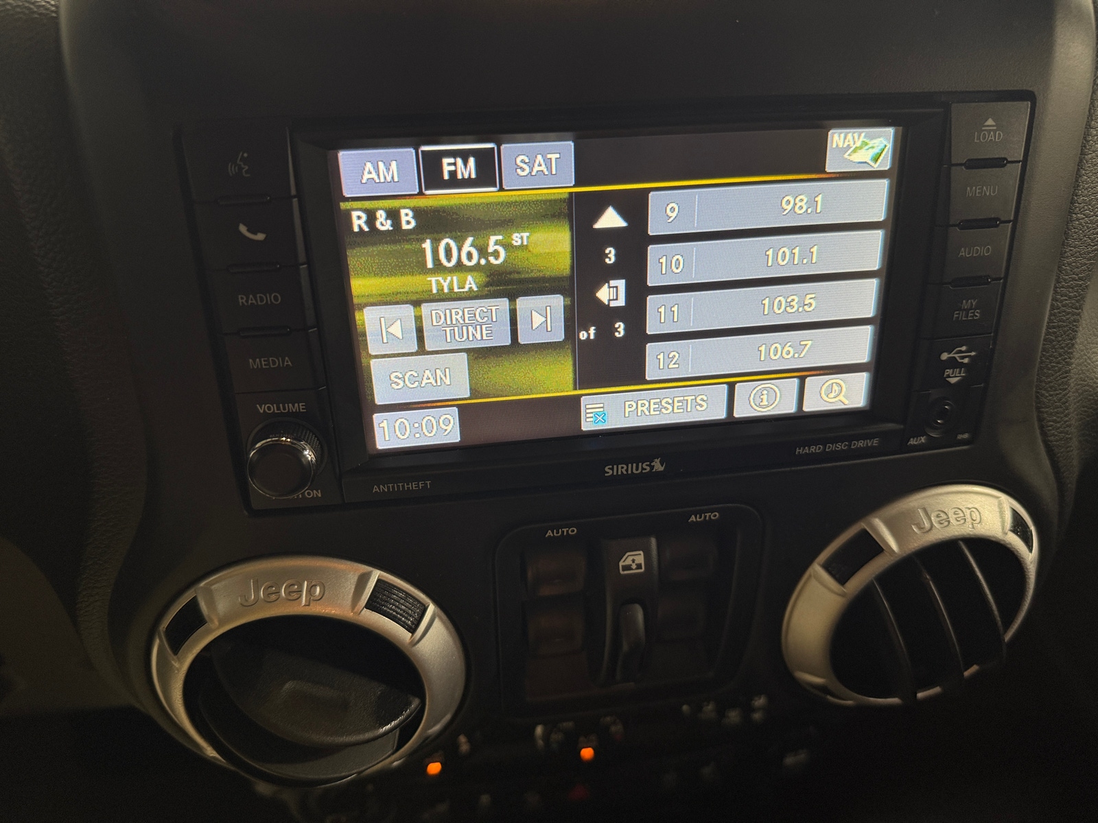 Thumbnail: 2014 Jeep Wrangler - 4