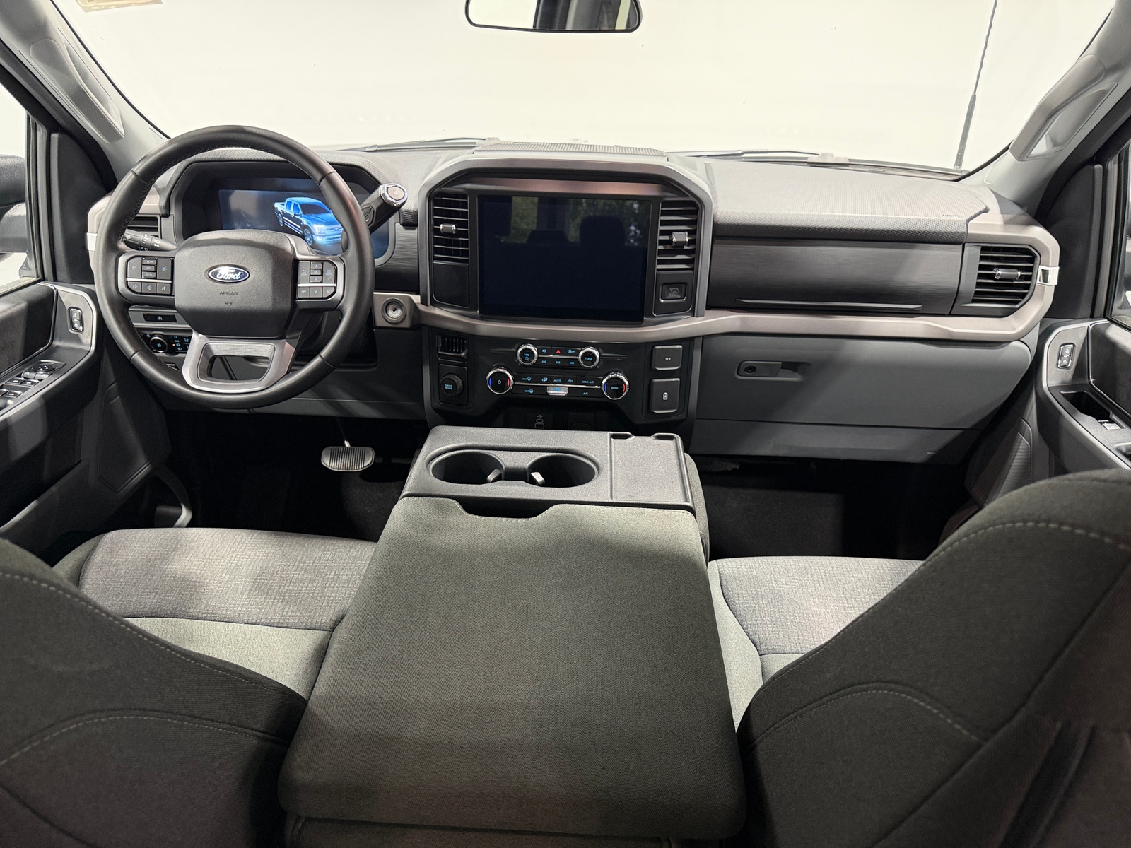Thumbnail: 2025 Ford Econoline - 3
