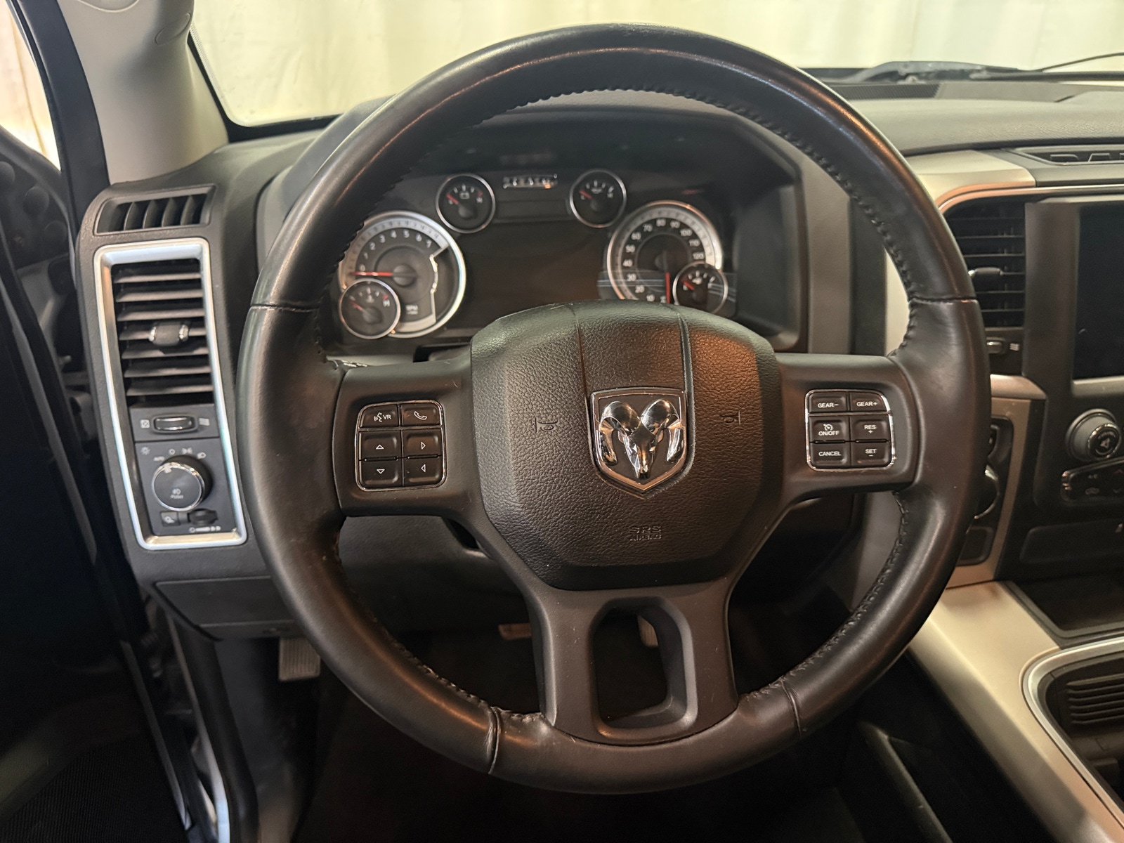 Thumbnail: 2019 RAM 1500 Classic - 5