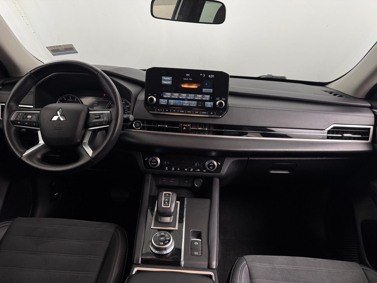 Thumbnail: 2022 Mitsubishi Outlander - 3