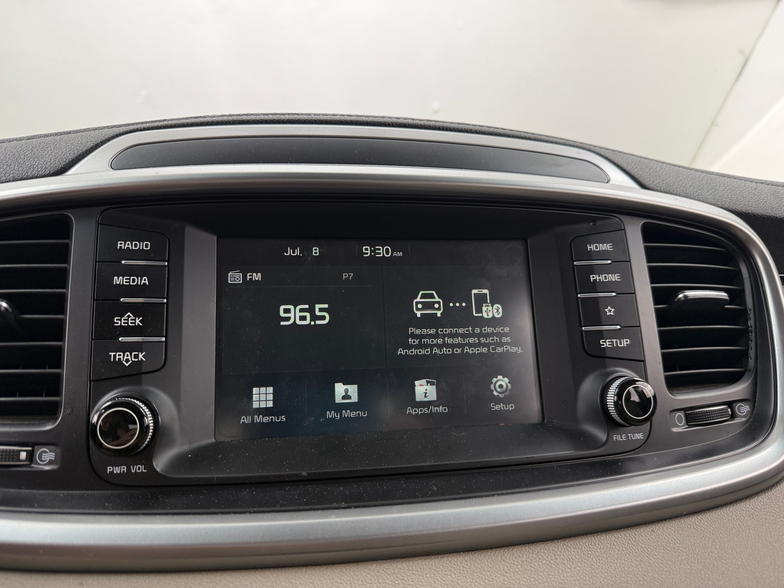 Thumbnail: 2020 Kia Sorento - 4