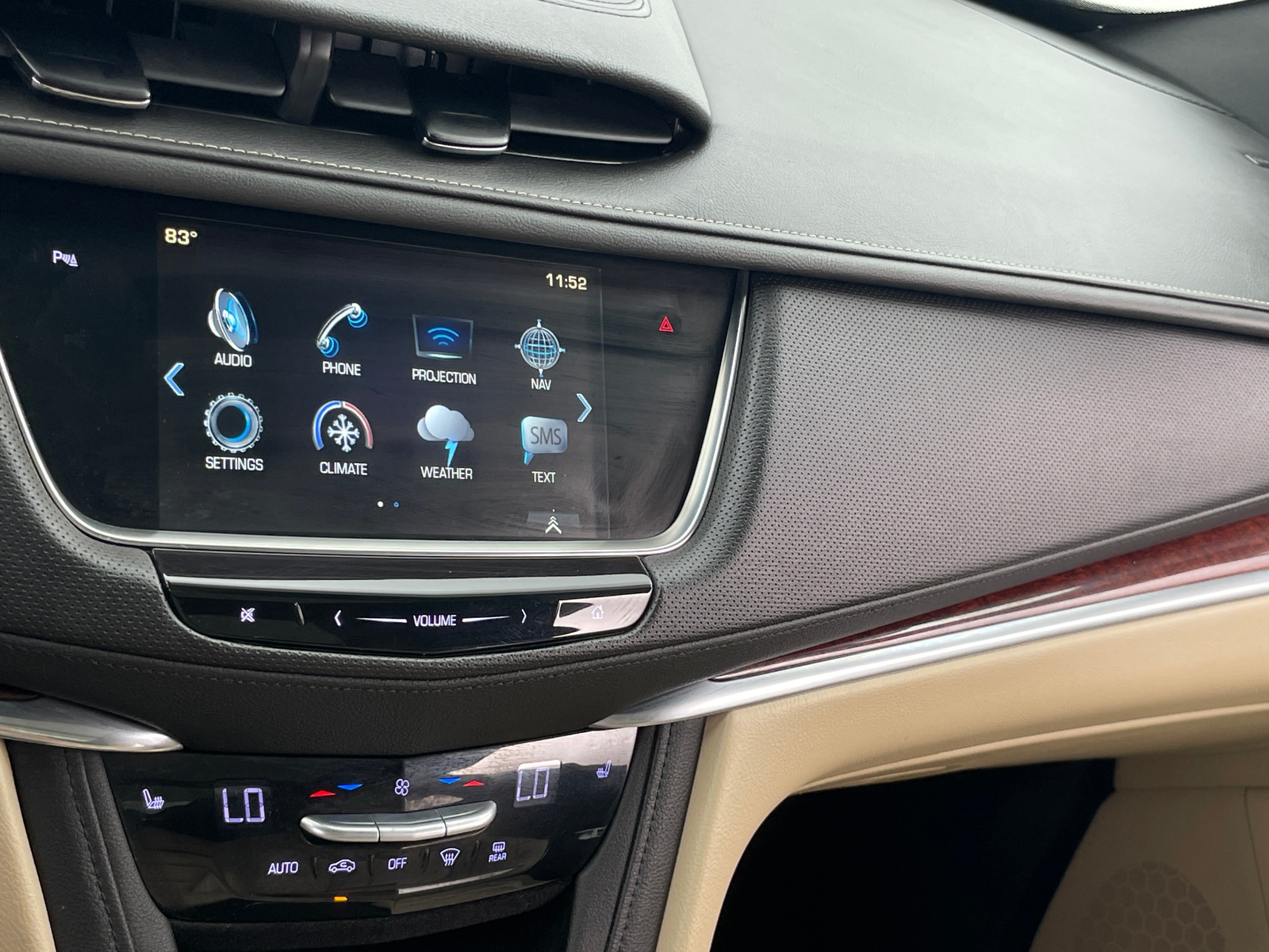 Thumbnail: 2017 Cadillac XT5 - 3