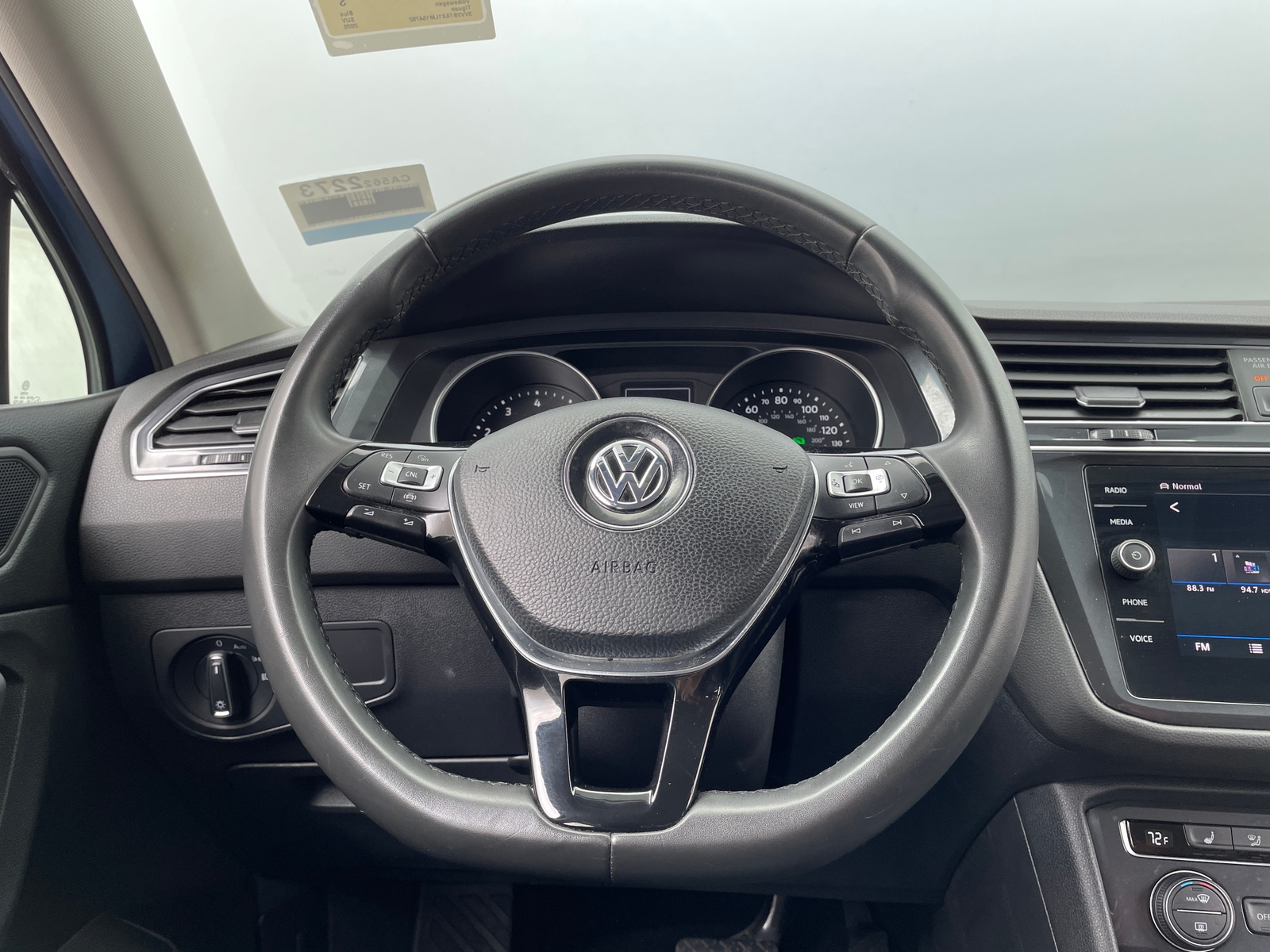 Thumbnail: 2020 Volkswagen Tiguan - 4