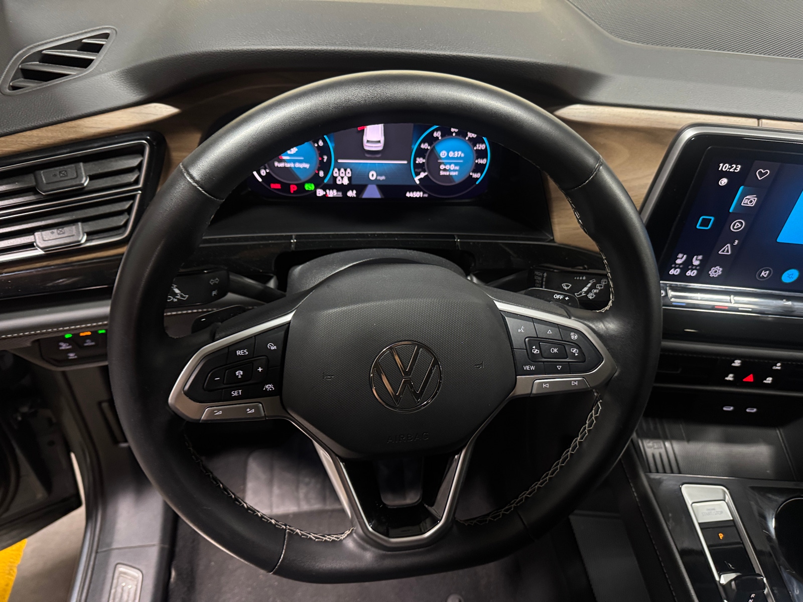 Thumbnail: 2025 Volkswagen Atlas - 4