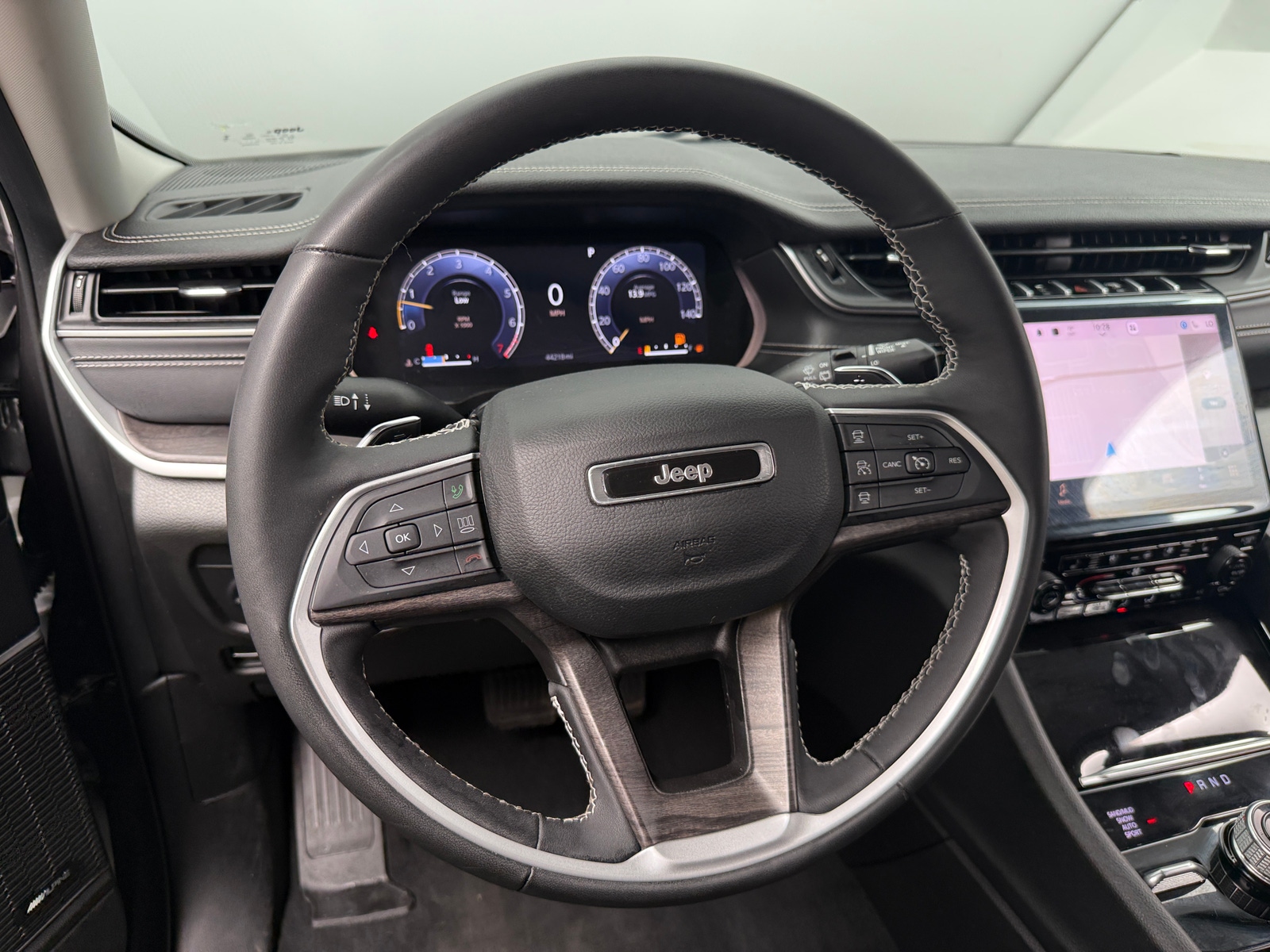 Thumbnail: 2023 Jeep Grand Cherokee L - 4