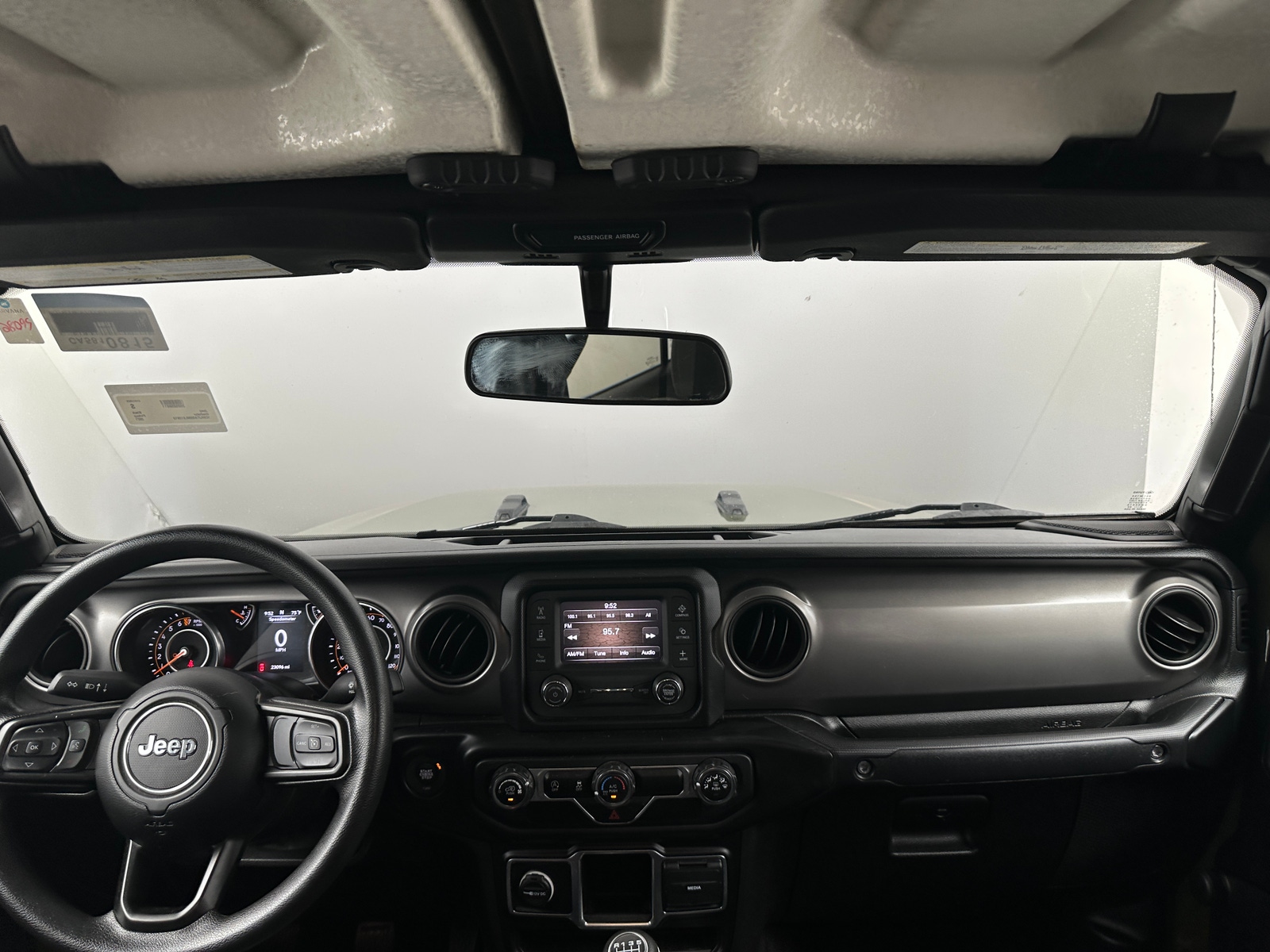 Thumbnail: 2021 Jeep Gladiator - 3