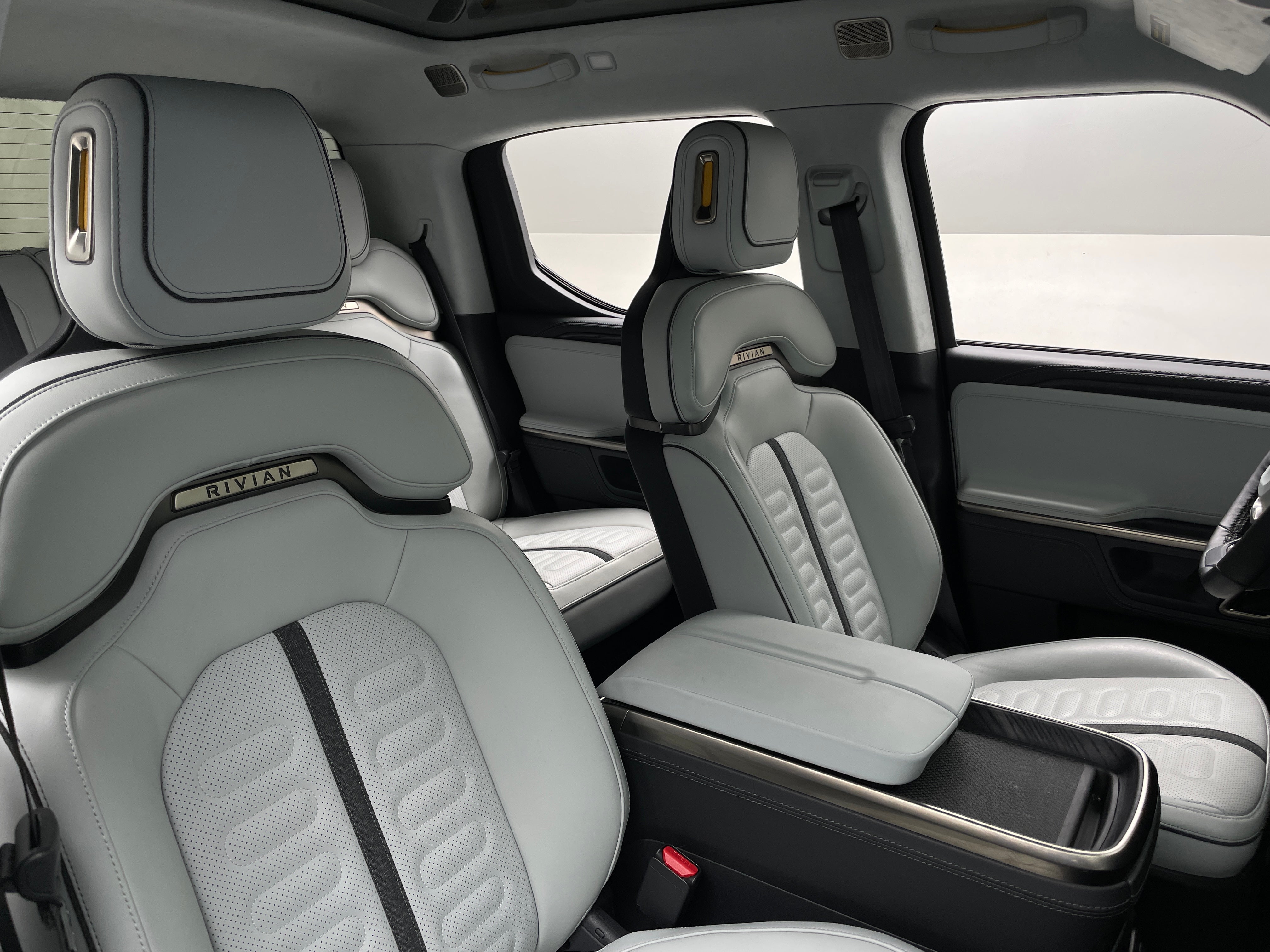 2024 Rivian R1T