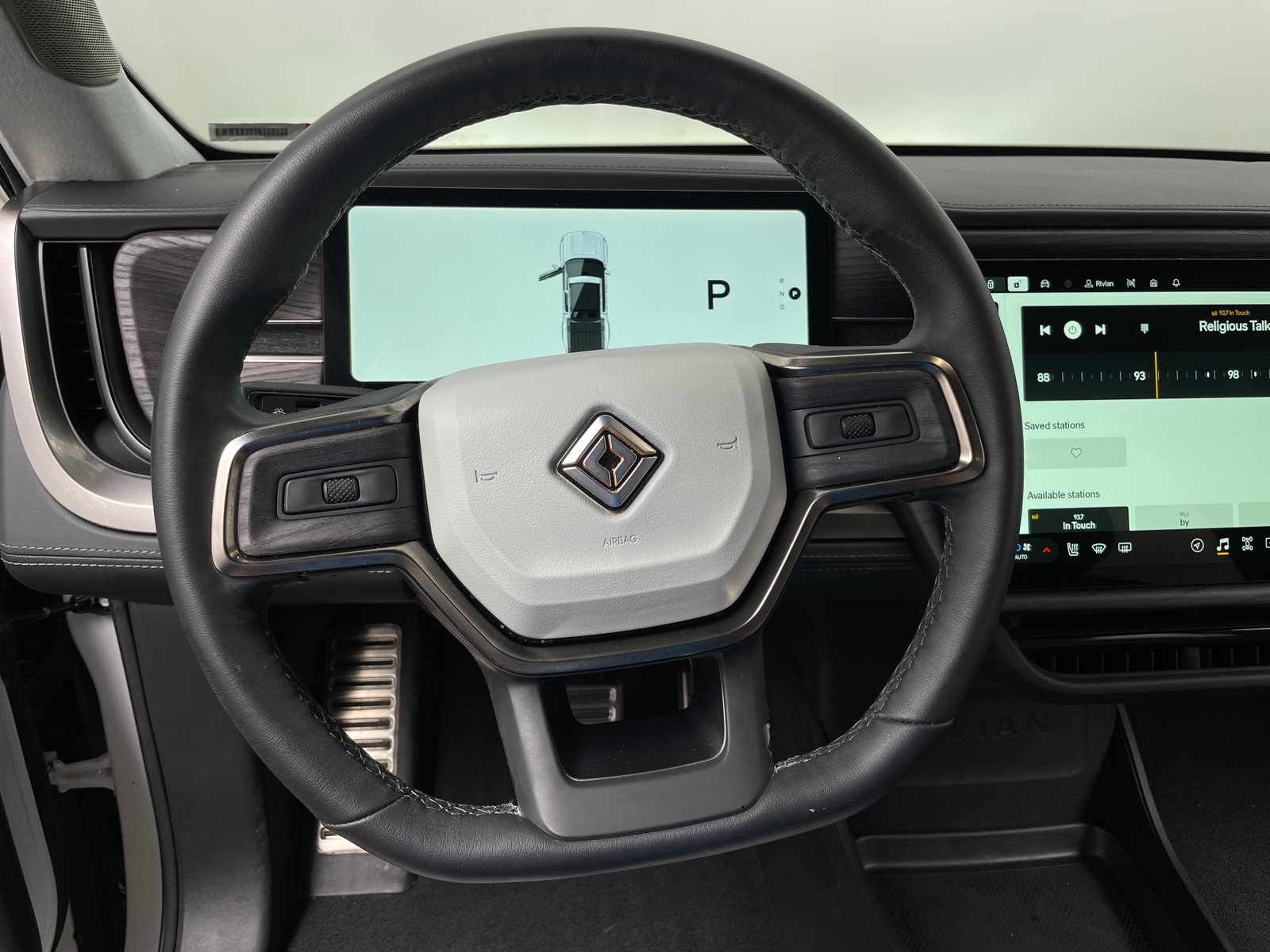 Thumbnail: 2024 Rivian R1T - 4