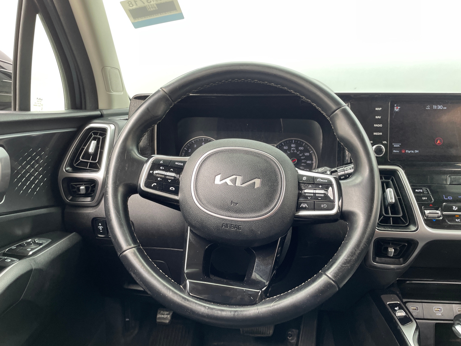 Thumbnail: 2022 Kia Sorento - 4