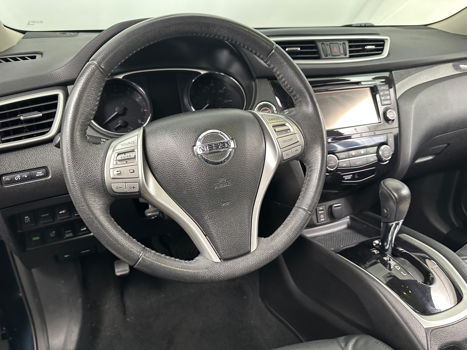 Thumbnail: 2015 Nissan Rogue - 4