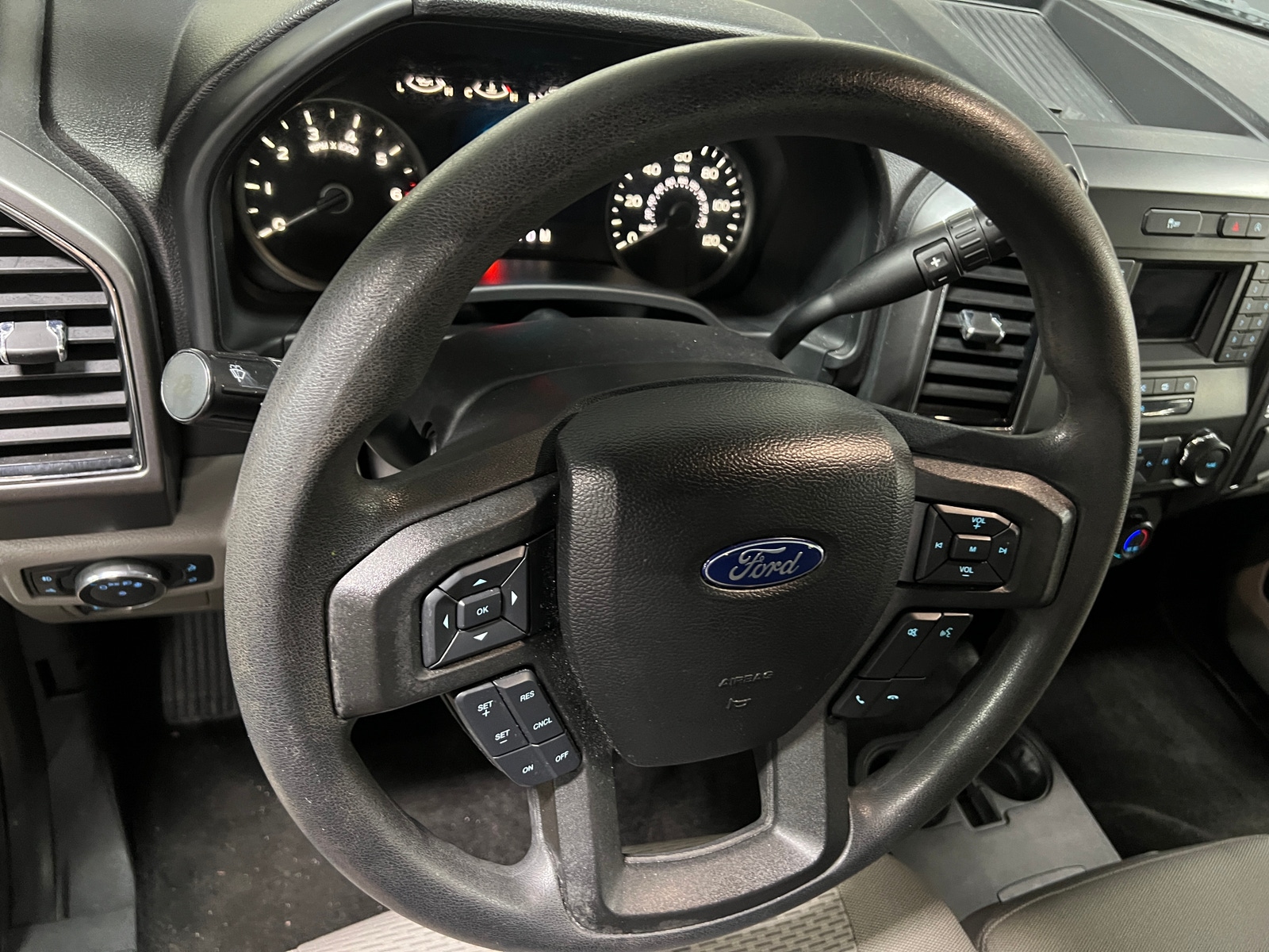 Thumbnail: 2018 Ford Econoline - 5