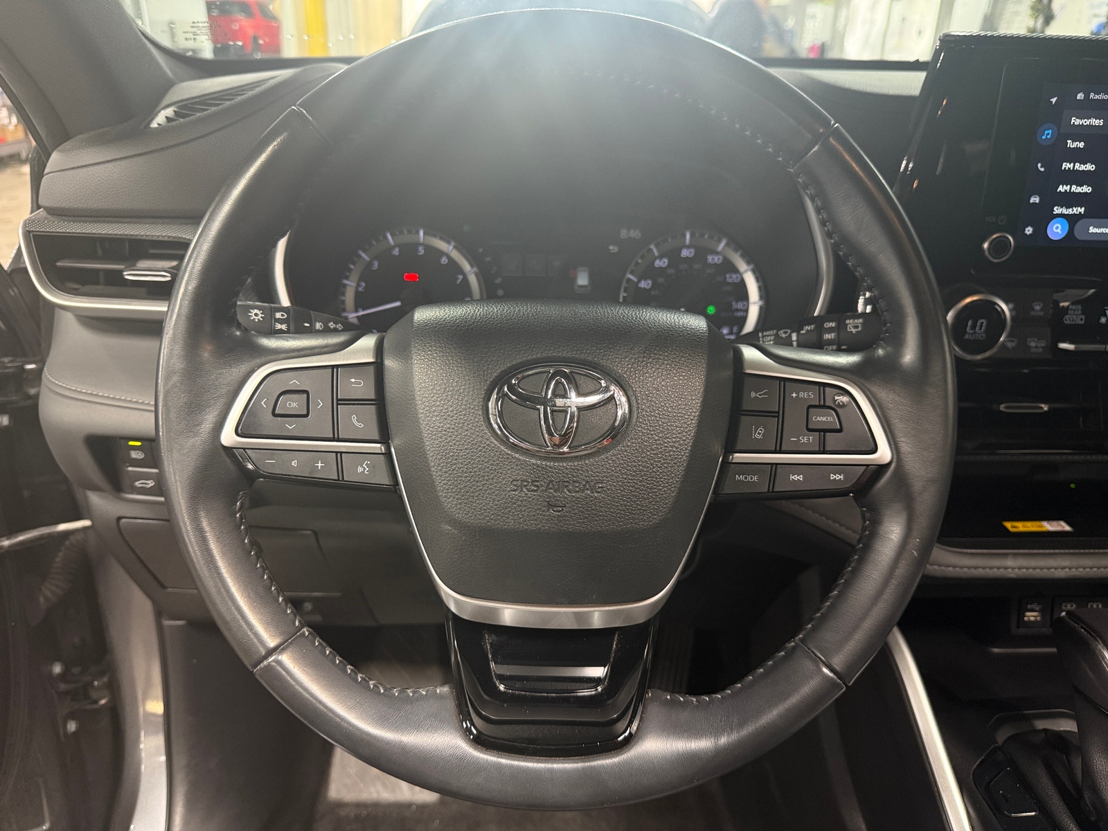 Thumbnail: 2023 Toyota Highlander - 4