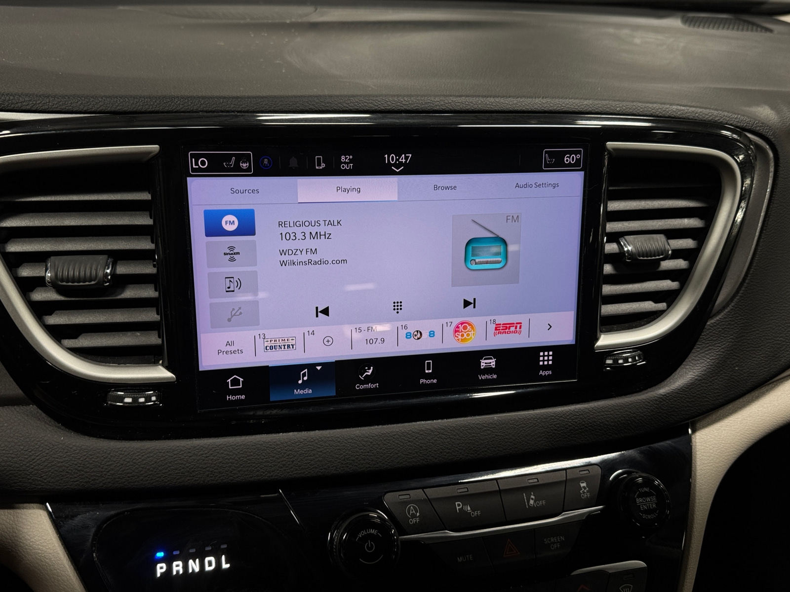 Thumbnail: 2024 Chrysler Pacifica - 3