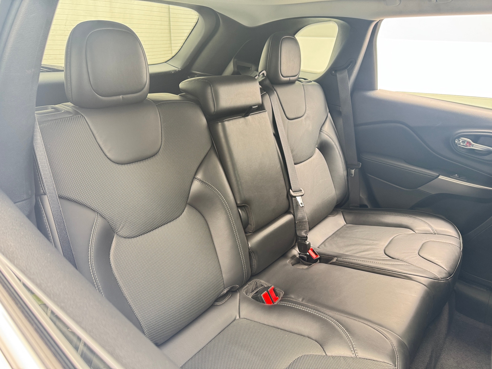 Thumbnail: 2020 Jeep Cherokee - 5
