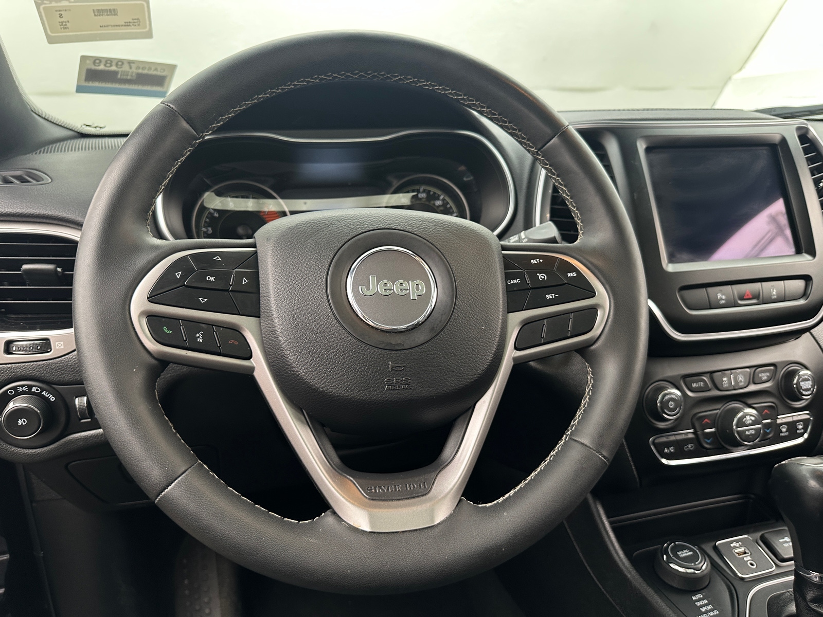 Thumbnail: 2021 Jeep Cherokee - 4