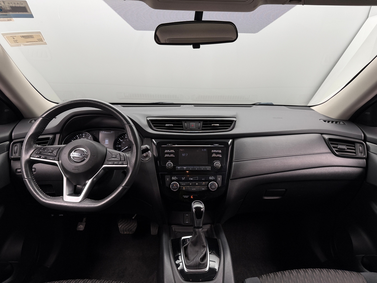 Thumbnail: 2017 Nissan Rogue - 3