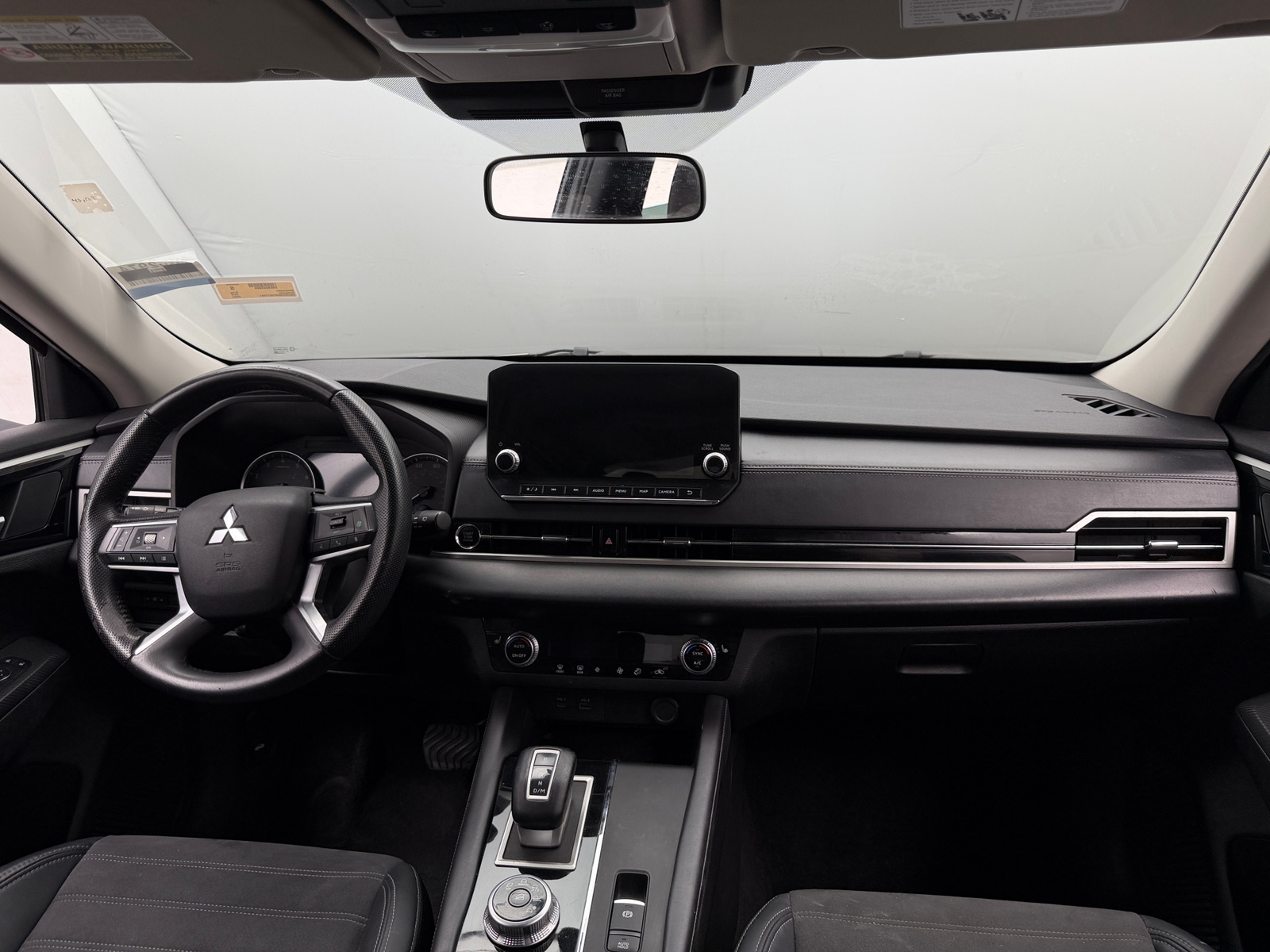 Thumbnail: 2023 Mitsubishi Outlander - 2