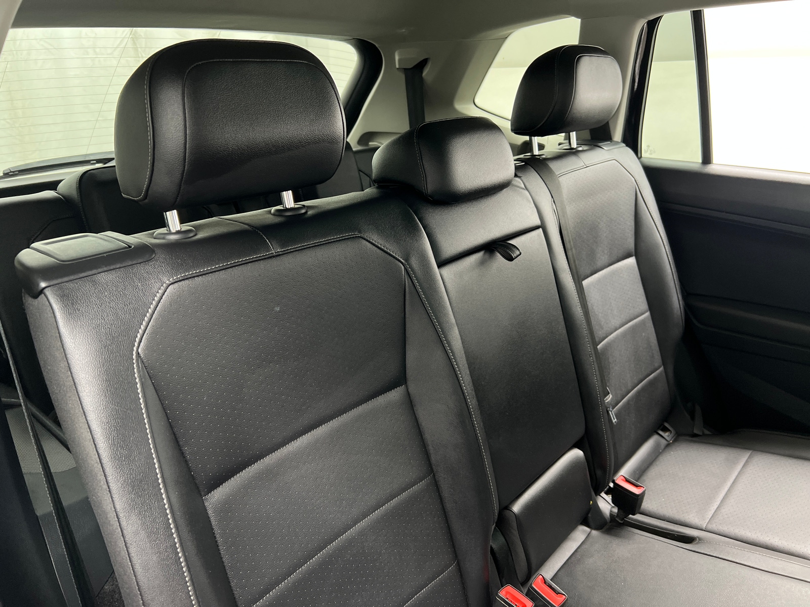 Thumbnail: 2018 Volkswagen Tiguan - 5