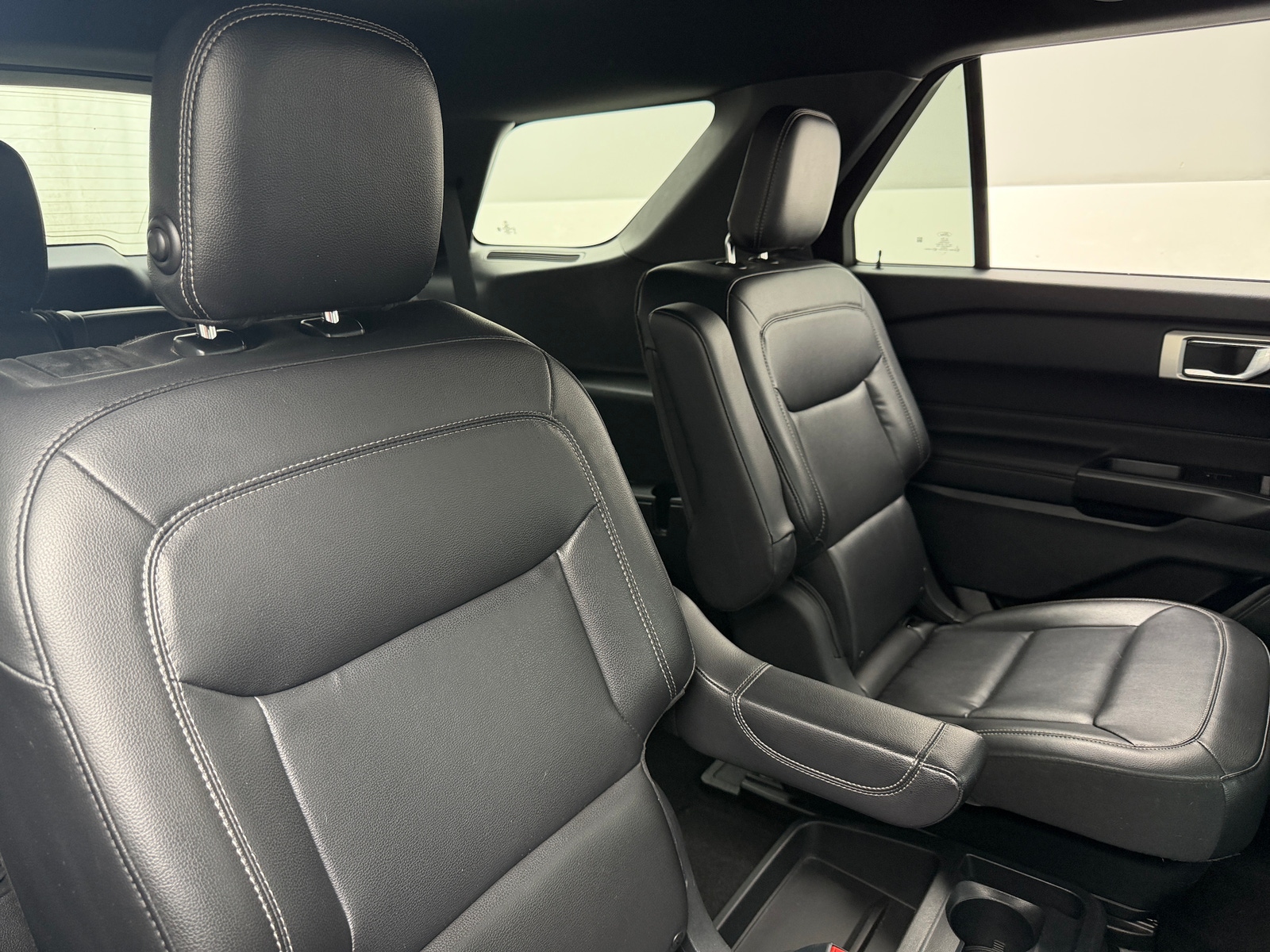 Thumbnail: 2020 Ford Explorer - 5