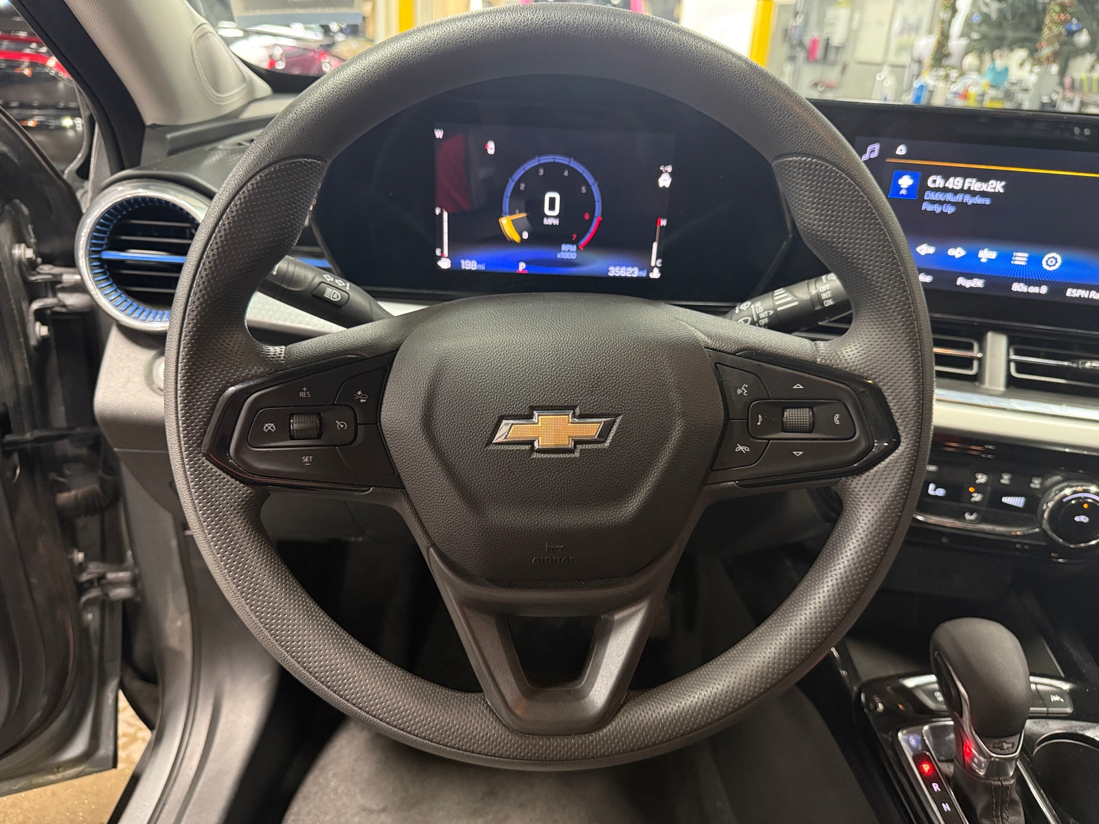 Thumbnail: 2025 Chevrolet Trax - 5